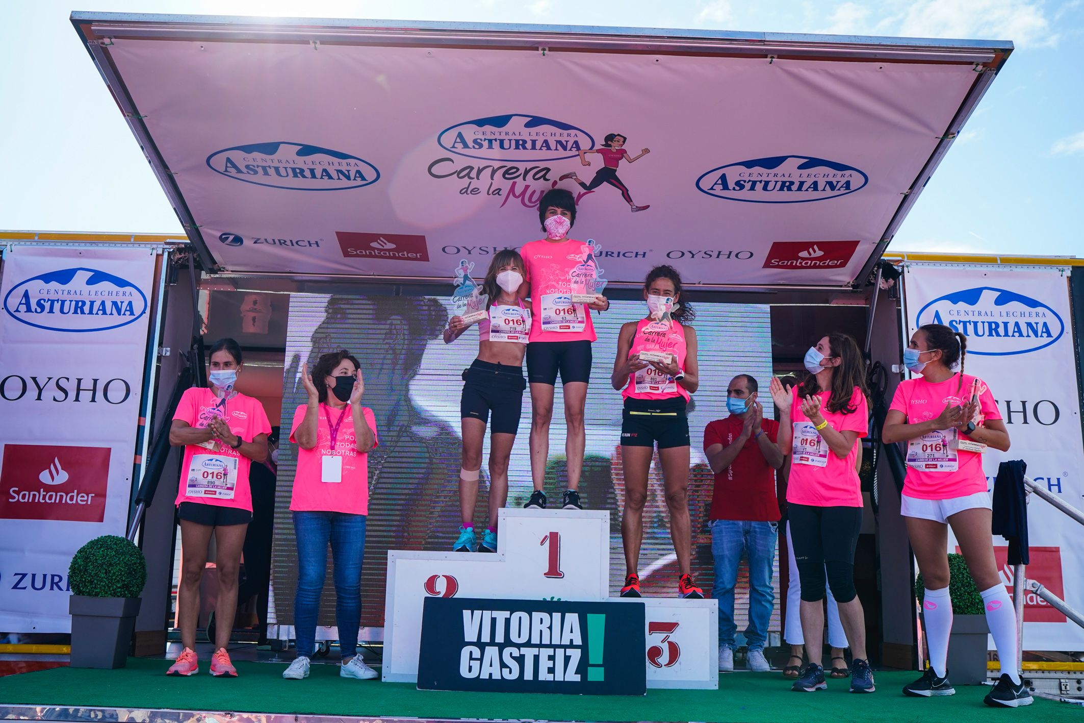 Las mejores fotos de la Carrera de la Mujer de Vitoria-Gasteiz 2021 - ENTREGA DE PREMIOS - 22