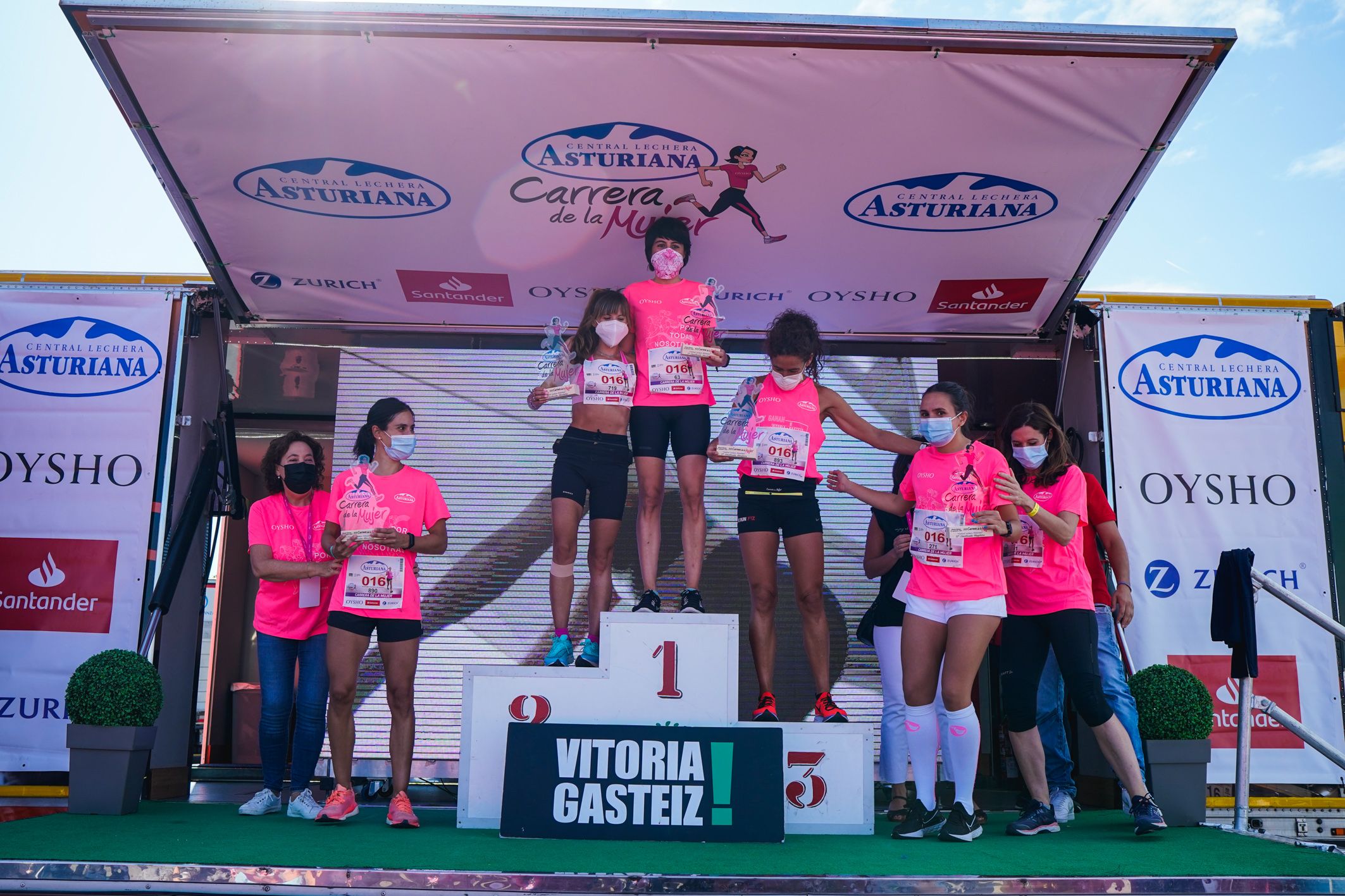 Las mejores fotos de la Carrera de la Mujer de Vitoria-Gasteiz 2021 - ENTREGA DE PREMIOS - 23