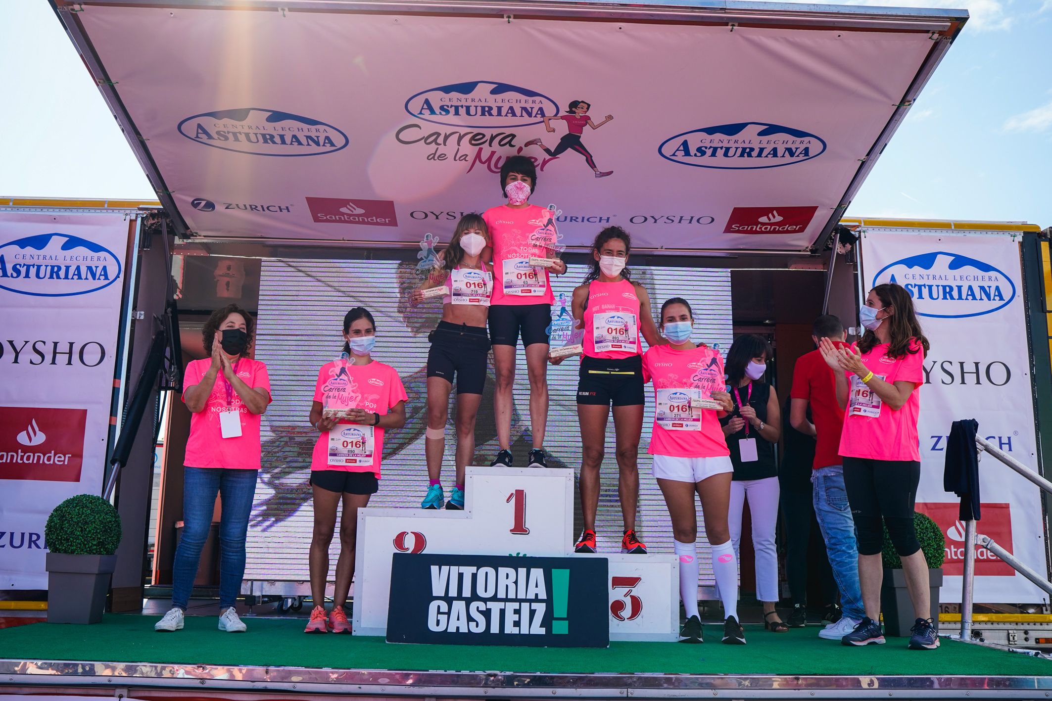 Las mejores fotos de la Carrera de la Mujer de Vitoria-Gasteiz 2021 - ENTREGA DE PREMIOS - 24