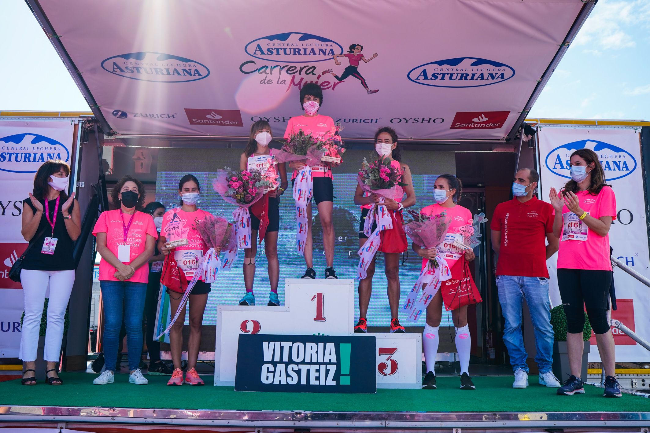 Las mejores fotos de la Carrera de la Mujer de Vitoria-Gasteiz 2021 - ENTREGA DE PREMIOS - 28