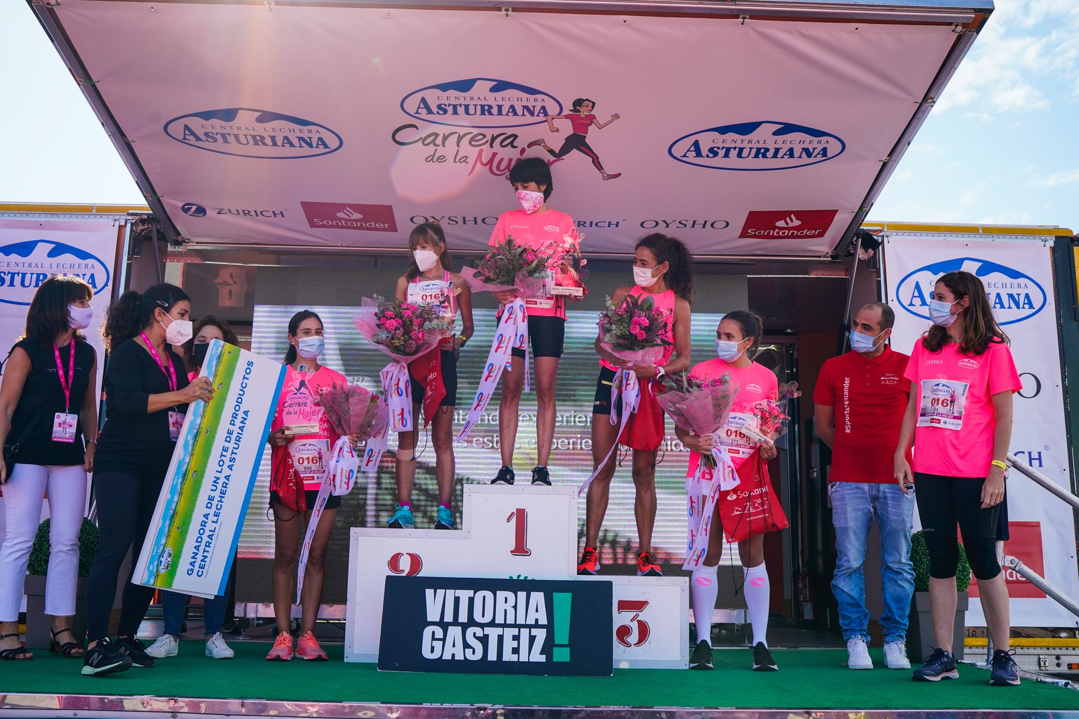 Las mejores fotos de la Carrera de la Mujer de Vitoria-Gasteiz 2021 - ENTREGA DE PREMIOS - 29