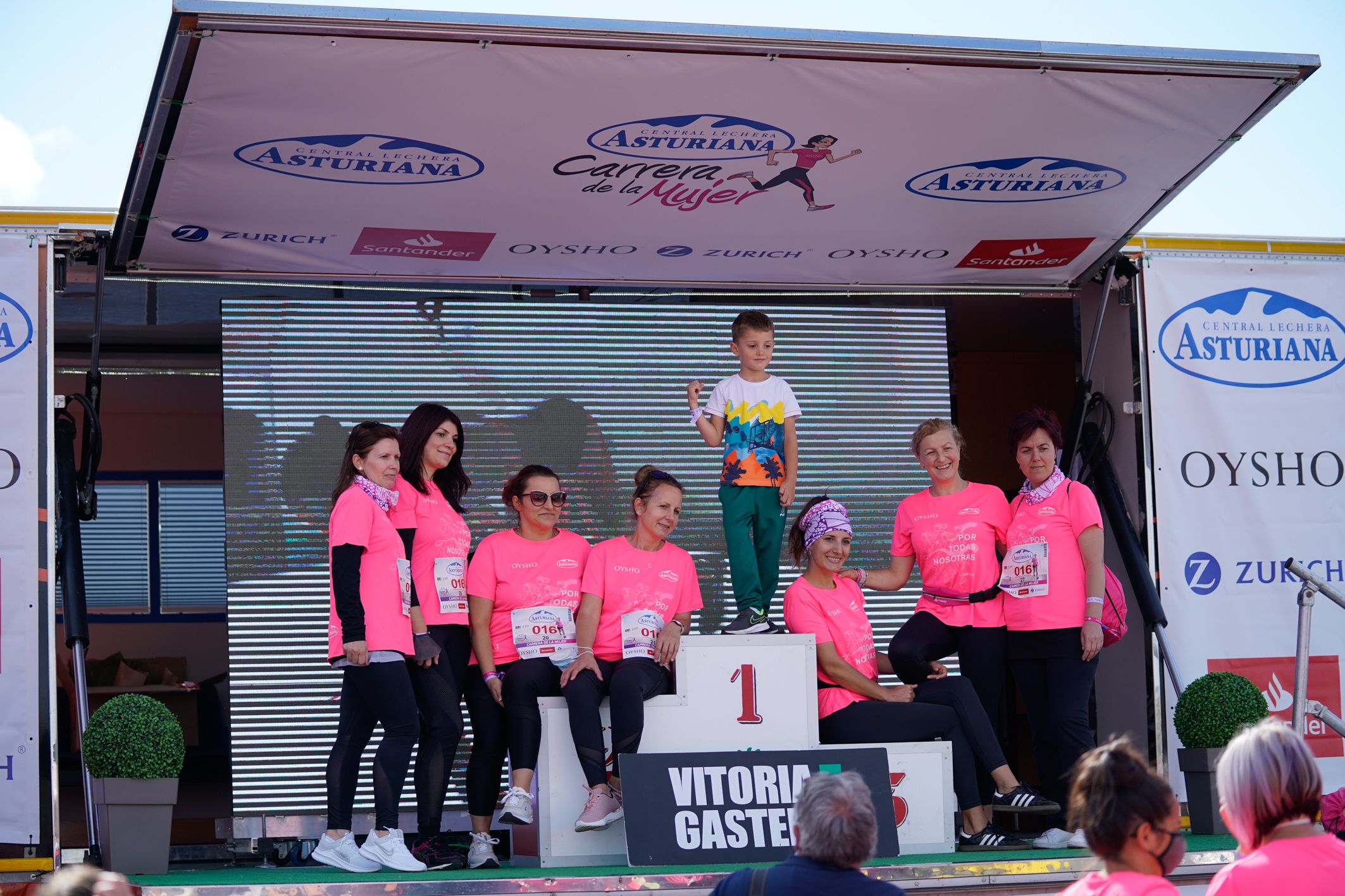 Las mejores fotos de la Carrera de la Mujer de Vitoria-Gasteiz 2021 - ENTREGA DE PREMIOS - 37