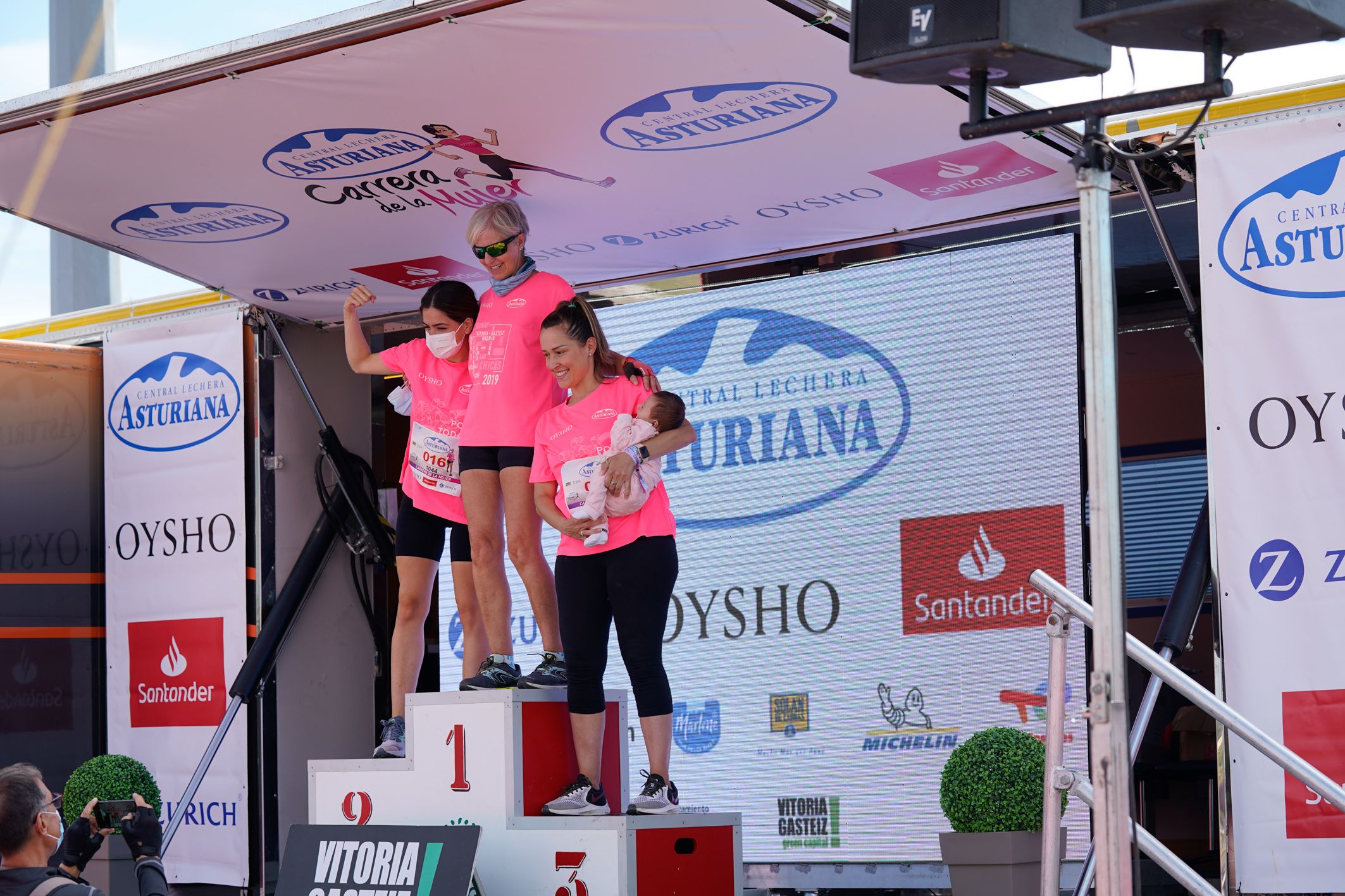 Las mejores fotos de la Carrera de la Mujer de Vitoria-Gasteiz 2021 - ENTREGA DE PREMIOS - 39