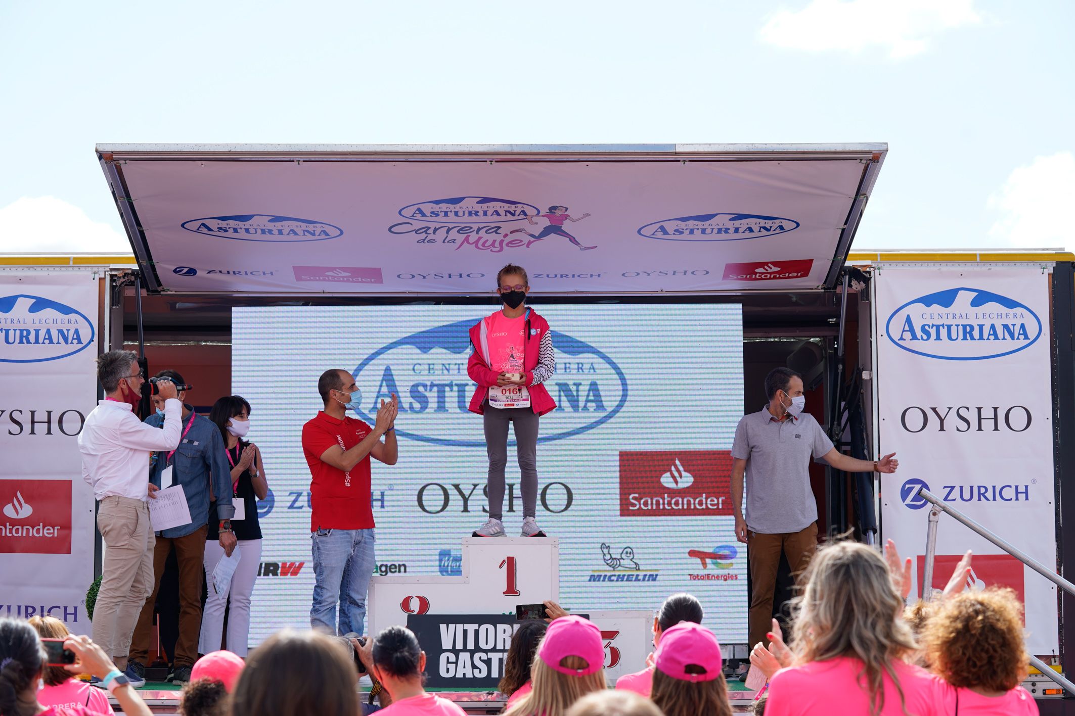 Las mejores fotos de la Carrera de la Mujer de Vitoria-Gasteiz 2021 - ENTREGA DE PREMIOS - 42