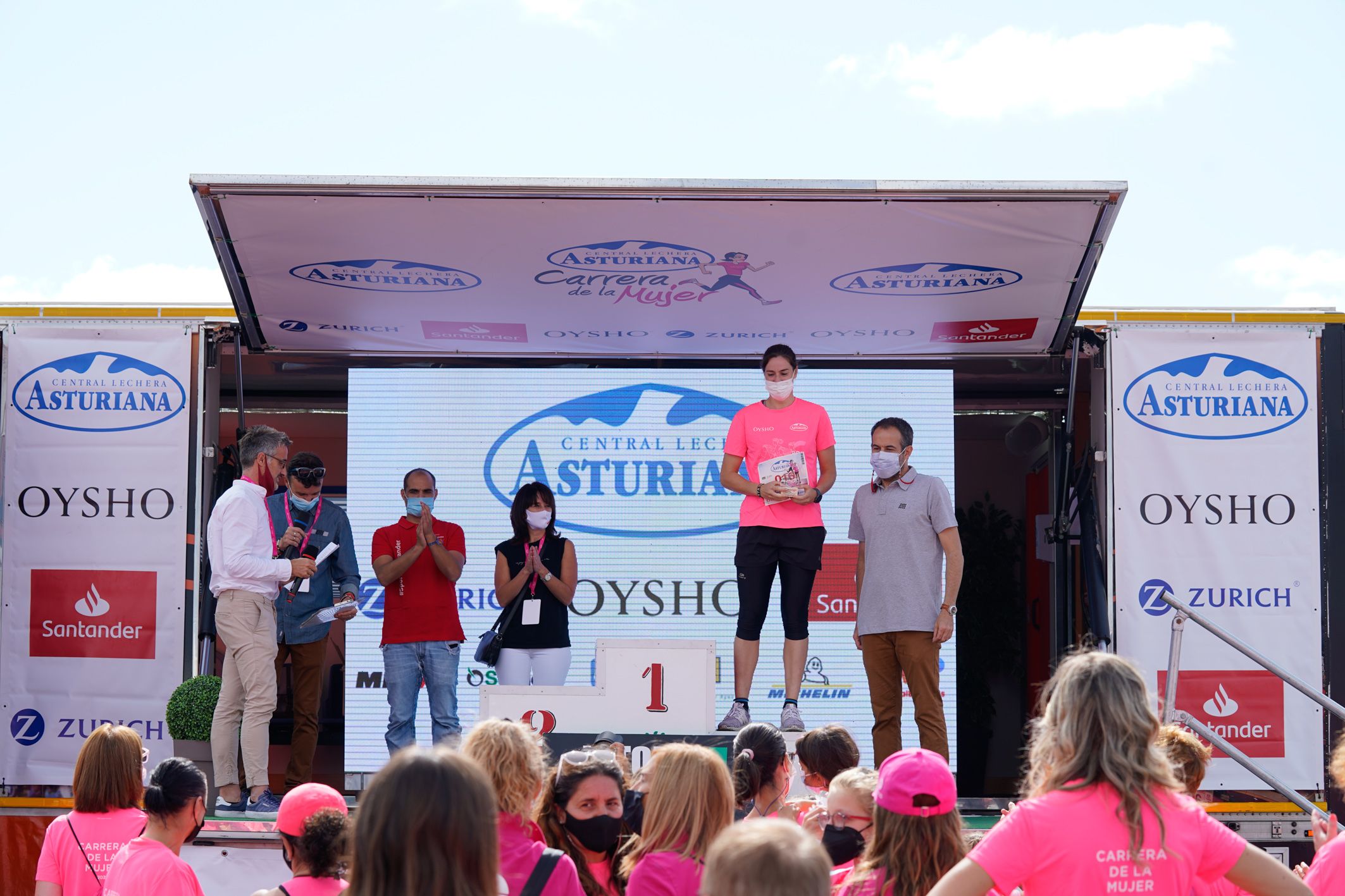 Las mejores fotos de la Carrera de la Mujer de Vitoria-Gasteiz 2021 - ENTREGA DE PREMIOS - 45