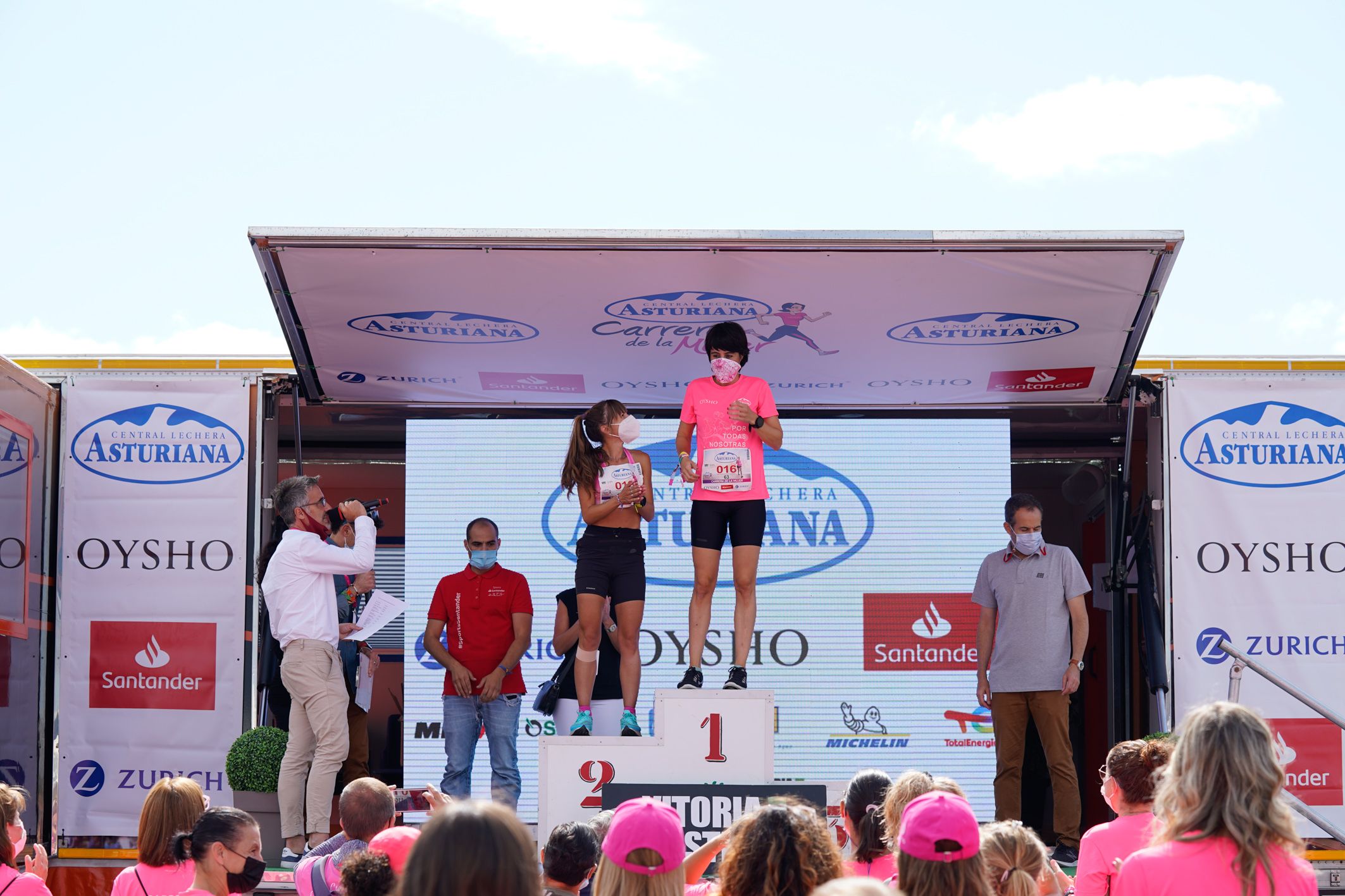 Las mejores fotos de la Carrera de la Mujer de Vitoria-Gasteiz 2021 - ENTREGA DE PREMIOS - 47