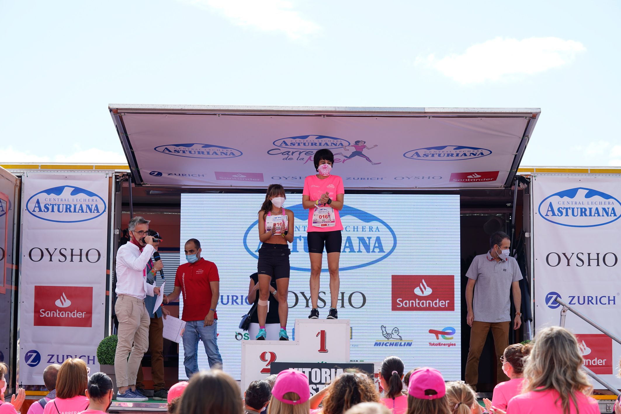 Las mejores fotos de la Carrera de la Mujer de Vitoria-Gasteiz 2021 - ENTREGA DE PREMIOS - 48