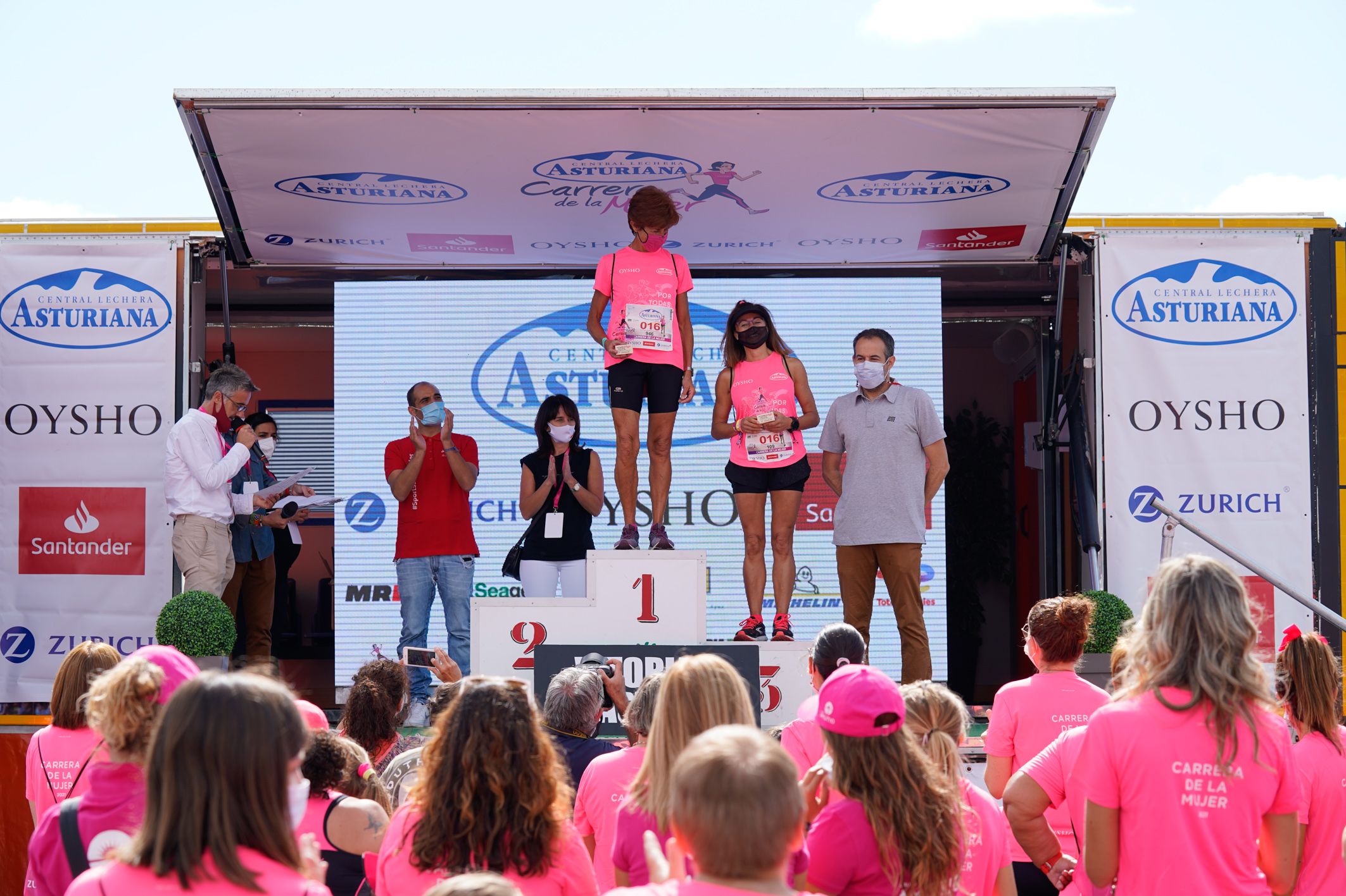Las mejores fotos de la Carrera de la Mujer de Vitoria-Gasteiz 2021 - ENTREGA DE PREMIOS - 53