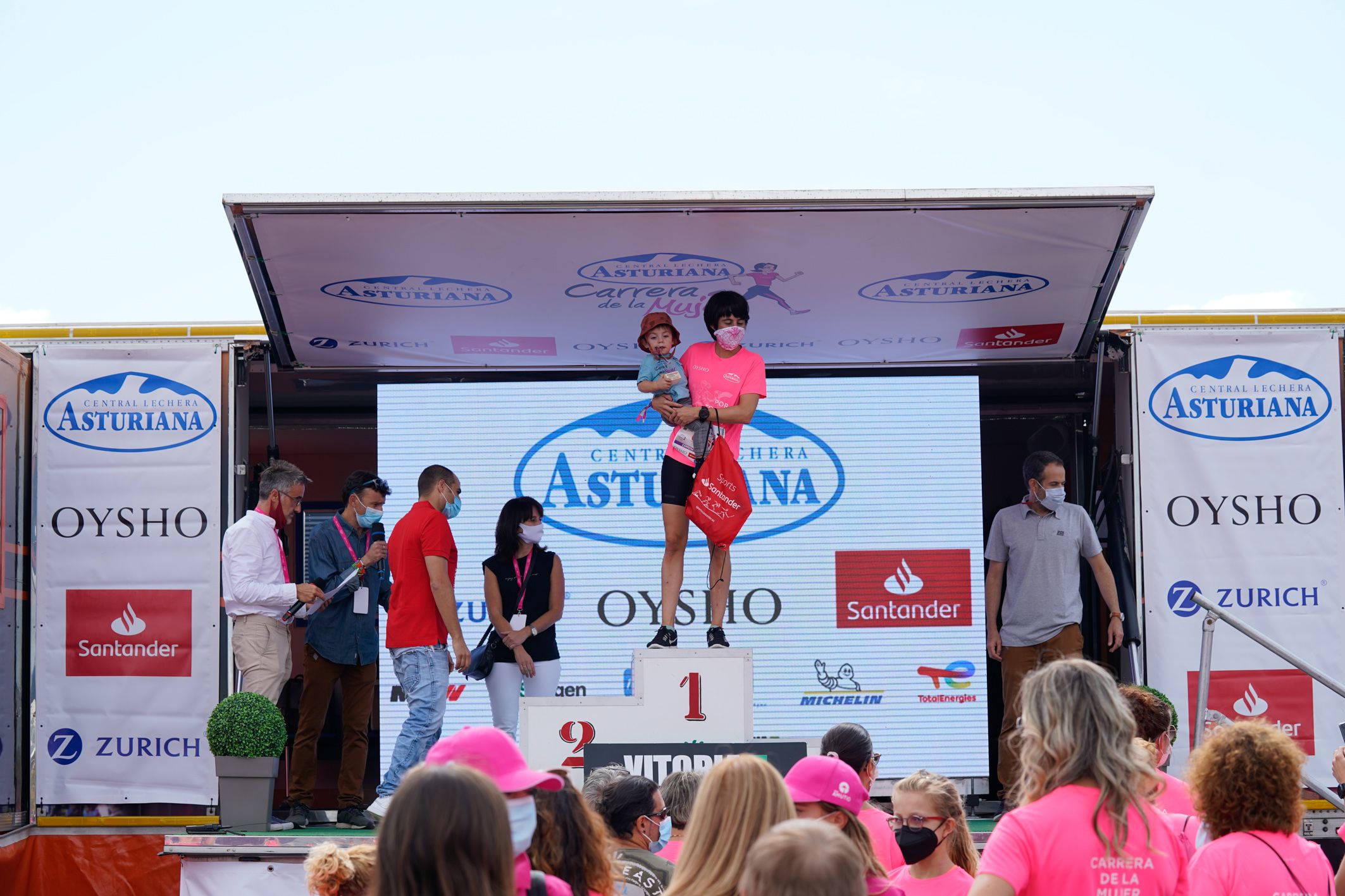 Las mejores fotos de la Carrera de la Mujer de Vitoria-Gasteiz 2021 - ENTREGA DE PREMIOS - 59