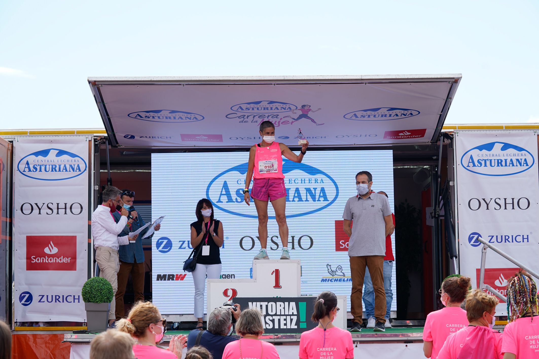 Las mejores fotos de la Carrera de la Mujer de Vitoria-Gasteiz 2021 - ENTREGA DE PREMIOS - 63