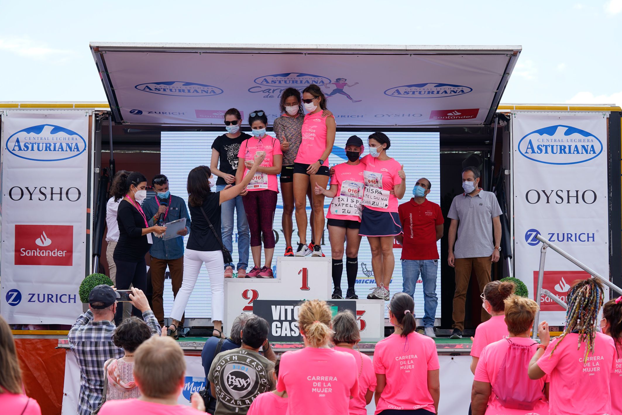 Las mejores fotos de la Carrera de la Mujer de Vitoria-Gasteiz 2021 - ENTREGA DE PREMIOS - 64