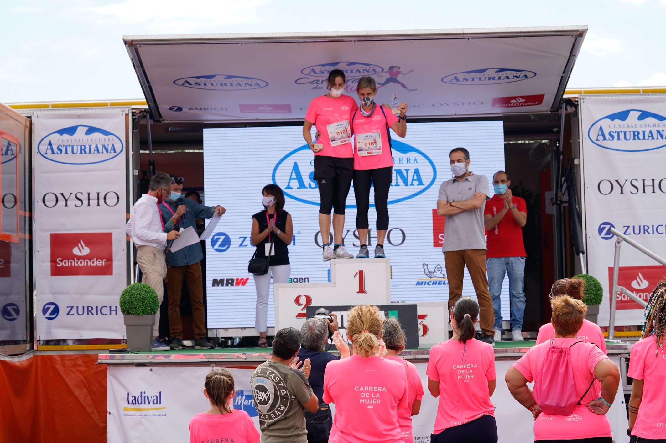 Las mejores fotos de la Carrera de la Mujer de Vitoria-Gasteiz 2021 - ENTREGA DE PREMIOS - 66