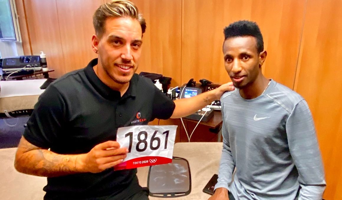 Rubén Tenorio con Selemon Barega, campeón olímpico de los 10 000 metros, en la Diamond League de Lausana.