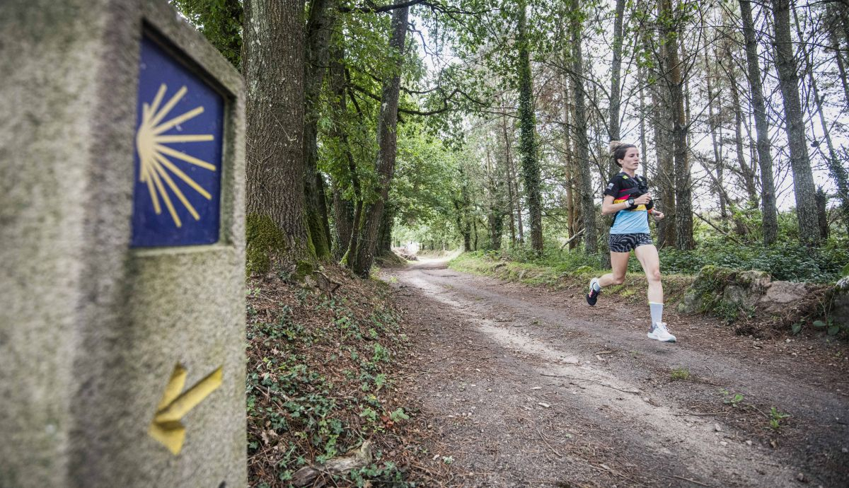 Clara Viñarás, la subcampeona de España de 3000 metros obstáculos en 2020, está participando en Red Bull Camino con el equipo Six Pistols, liderado por Maite Maiora y Fernando Carro. CHARLY LÓPEZ Clara Viñarás, la subcampeona de España de 3000 metros obstáculos en 2020, está participando en Red Bull Camino con el equipo Six Pistols, liderado por Maite Maiora y Fernando Carro. CHARLY LÓPEZ