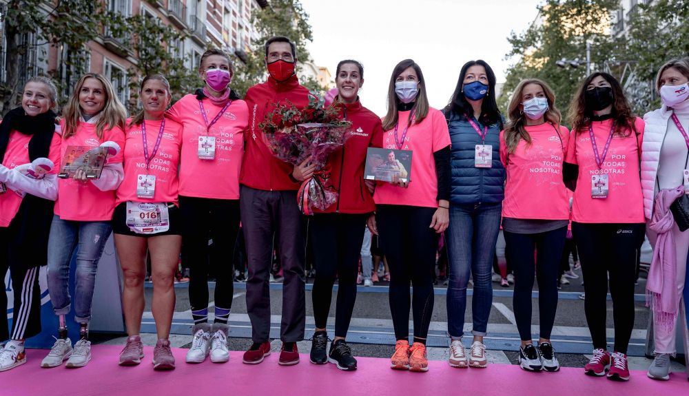 Carolina Marín y las 3 deportistas paralímpicas que fueron homenajeadas en la salida Carolina Marín y las 3 deportistas paralímpicas que fueron homenajeadas en la salida