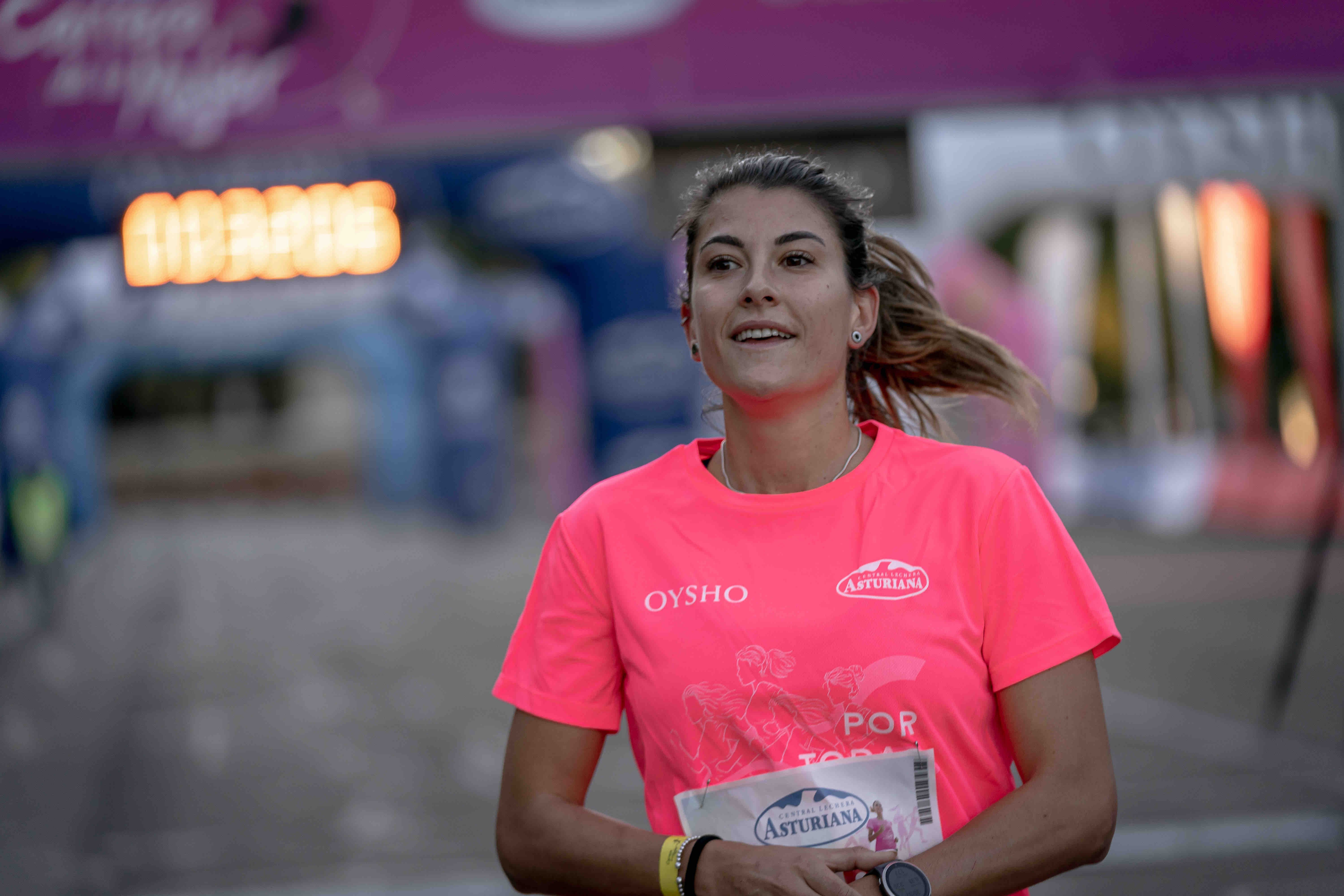Las mejores fotos de la Carrera de la Mujer Central Lechera Asturiana Madrid 2021 (LLEGADA A META / GALERÍA 6)