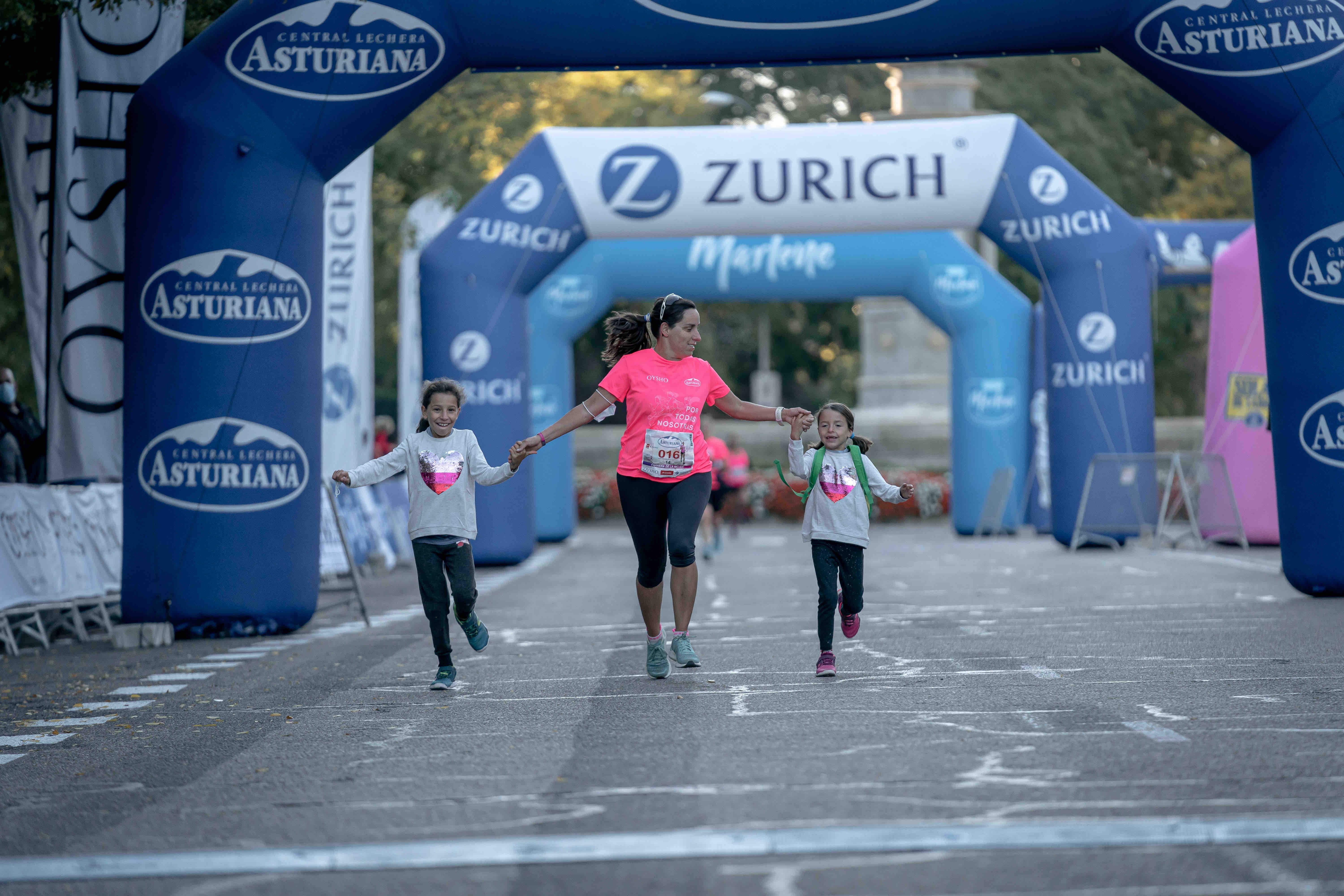 Las mejores fotos de la Carrera de la Mujer Central Lechera Asturiana Madrid 2021 (LLEGADA A META / GALERÍA 6)
