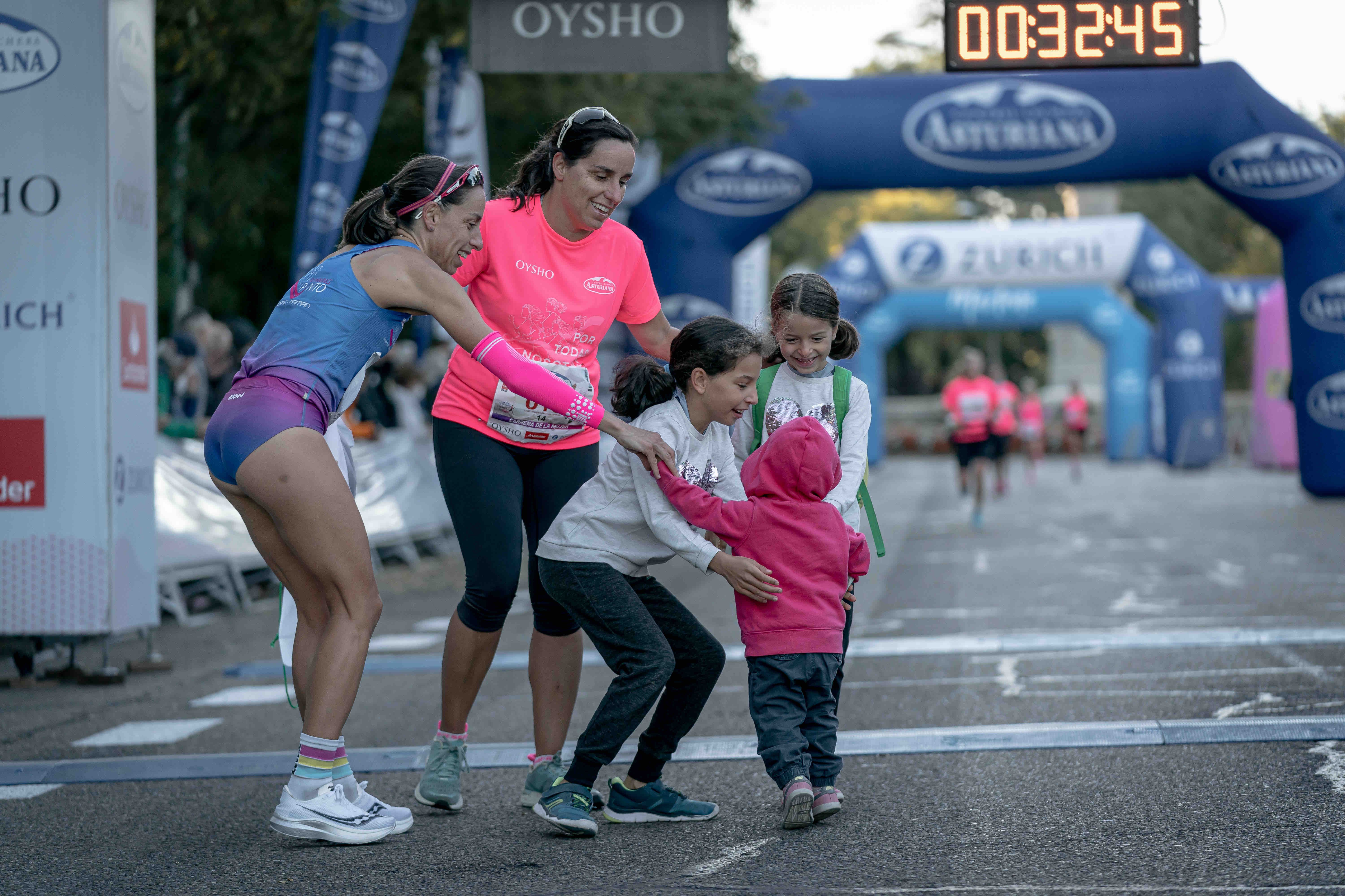 Las mejores fotos de la Carrera de la Mujer Central Lechera Asturiana Madrid 2021 (LLEGADA A META / GALERÍA 6)