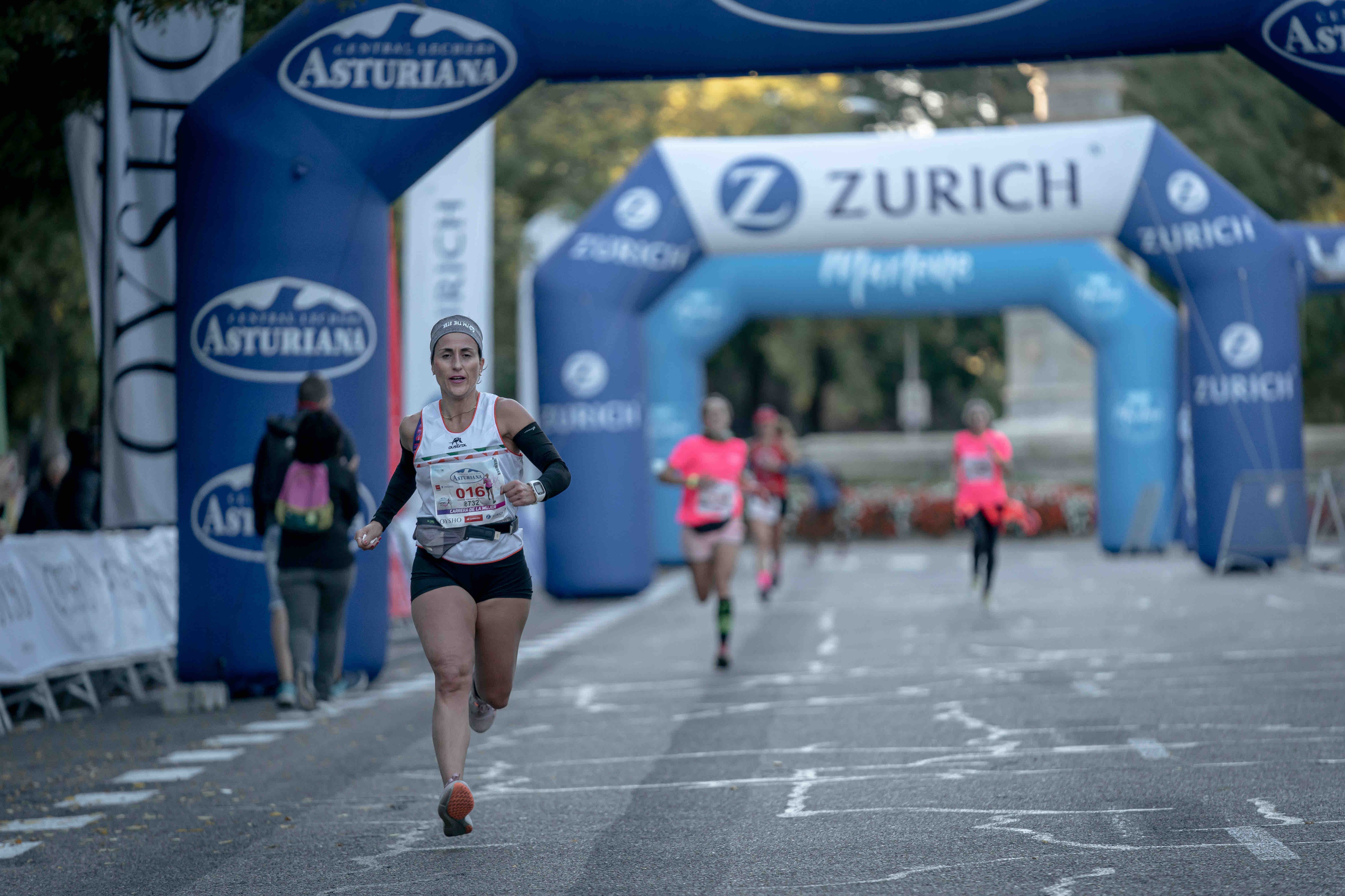Las mejores fotos de la Carrera de la Mujer Central Lechera Asturiana Madrid 2021 (LLEGADA A META / GALERÍA 6)