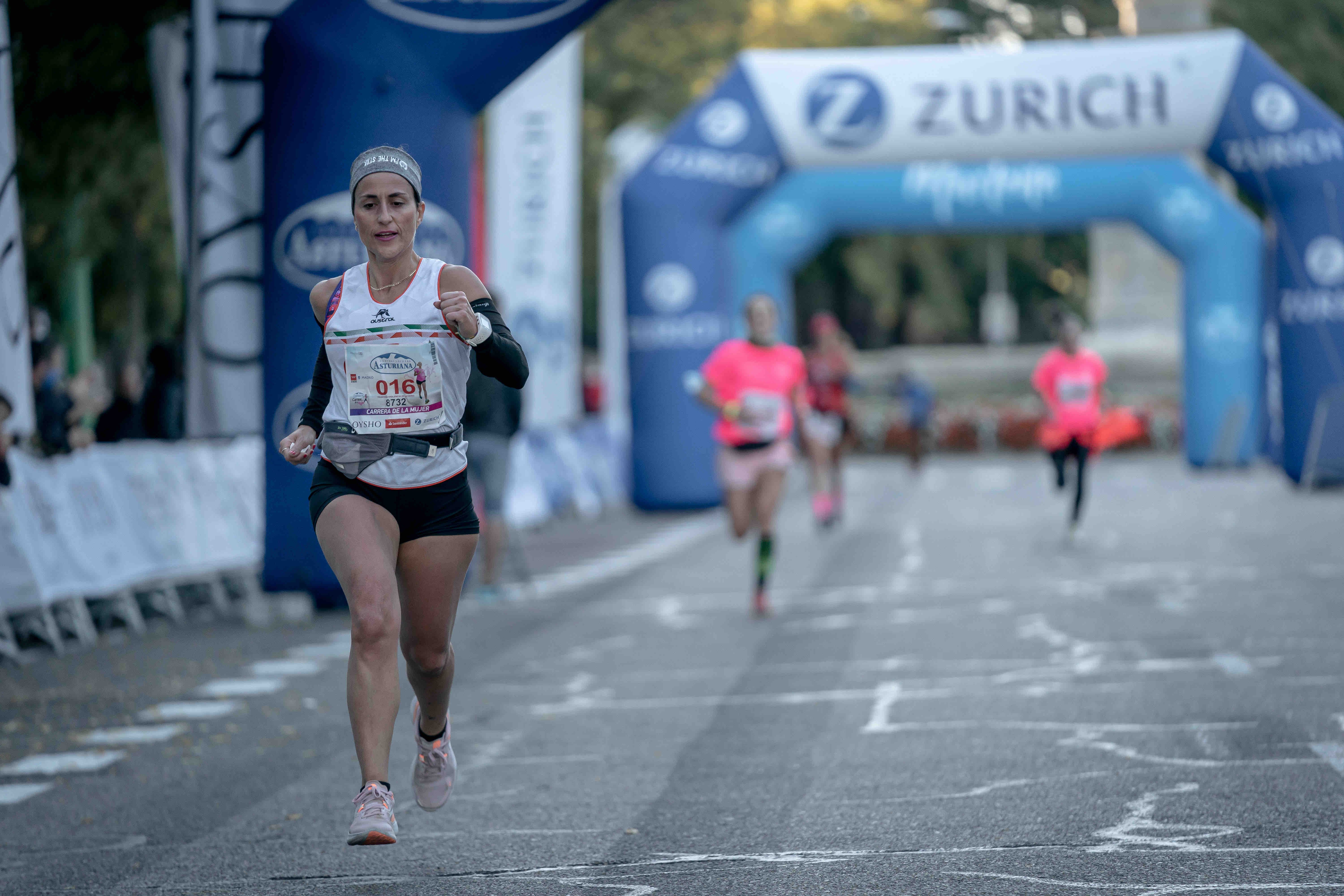 Las mejores fotos de la Carrera de la Mujer Central Lechera Asturiana Madrid 2021 (LLEGADA A META / GALERÍA 6)
