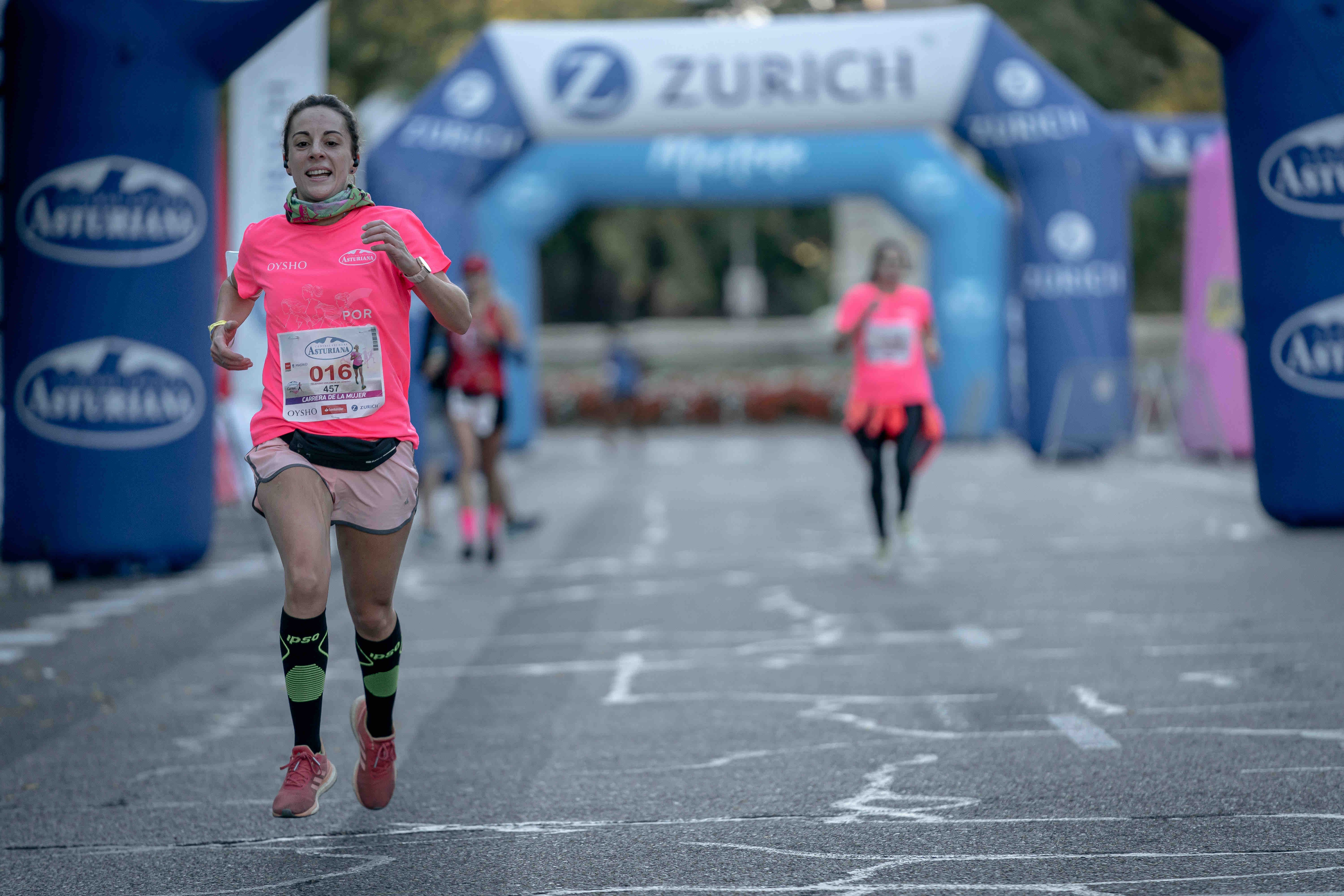 Las mejores fotos de la Carrera de la Mujer Central Lechera Asturiana Madrid 2021 (LLEGADA A META / GALERÍA 6)