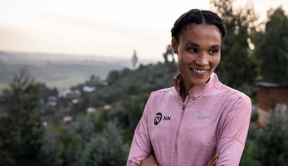 A los 23 años, Letesenbet Gidey posee cuatro récords mundiales y oposita al subjetivo título de mejor fondista femenina de todos los tiempos. NN RUNNING TEAM