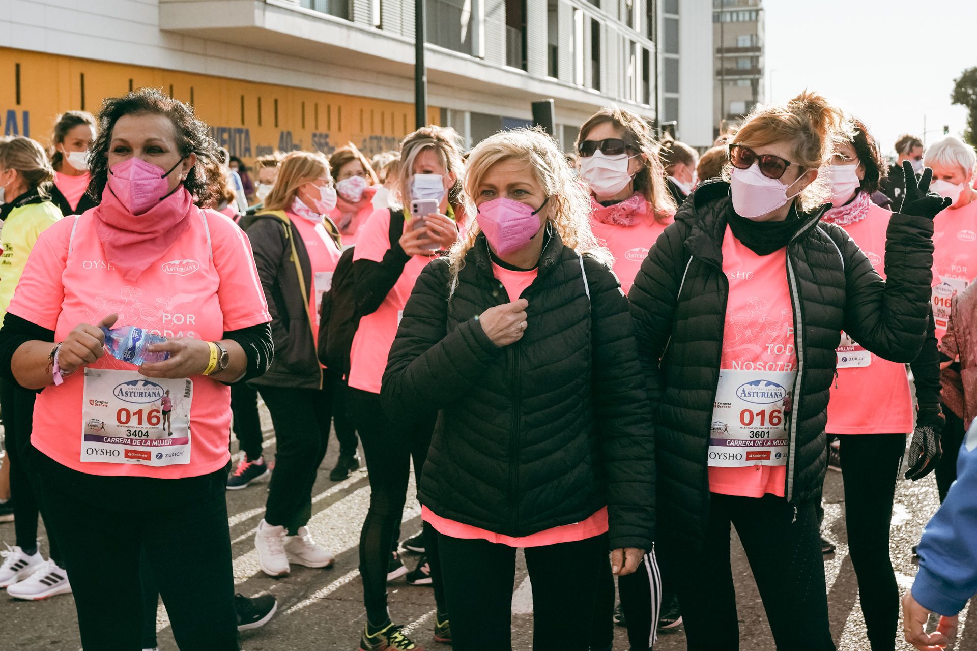 Las mejores fotos de la Carrera de la Mujer Central Lechera Asturiana Zaragoza 2021 (AMBIENTE DE SALIDA)