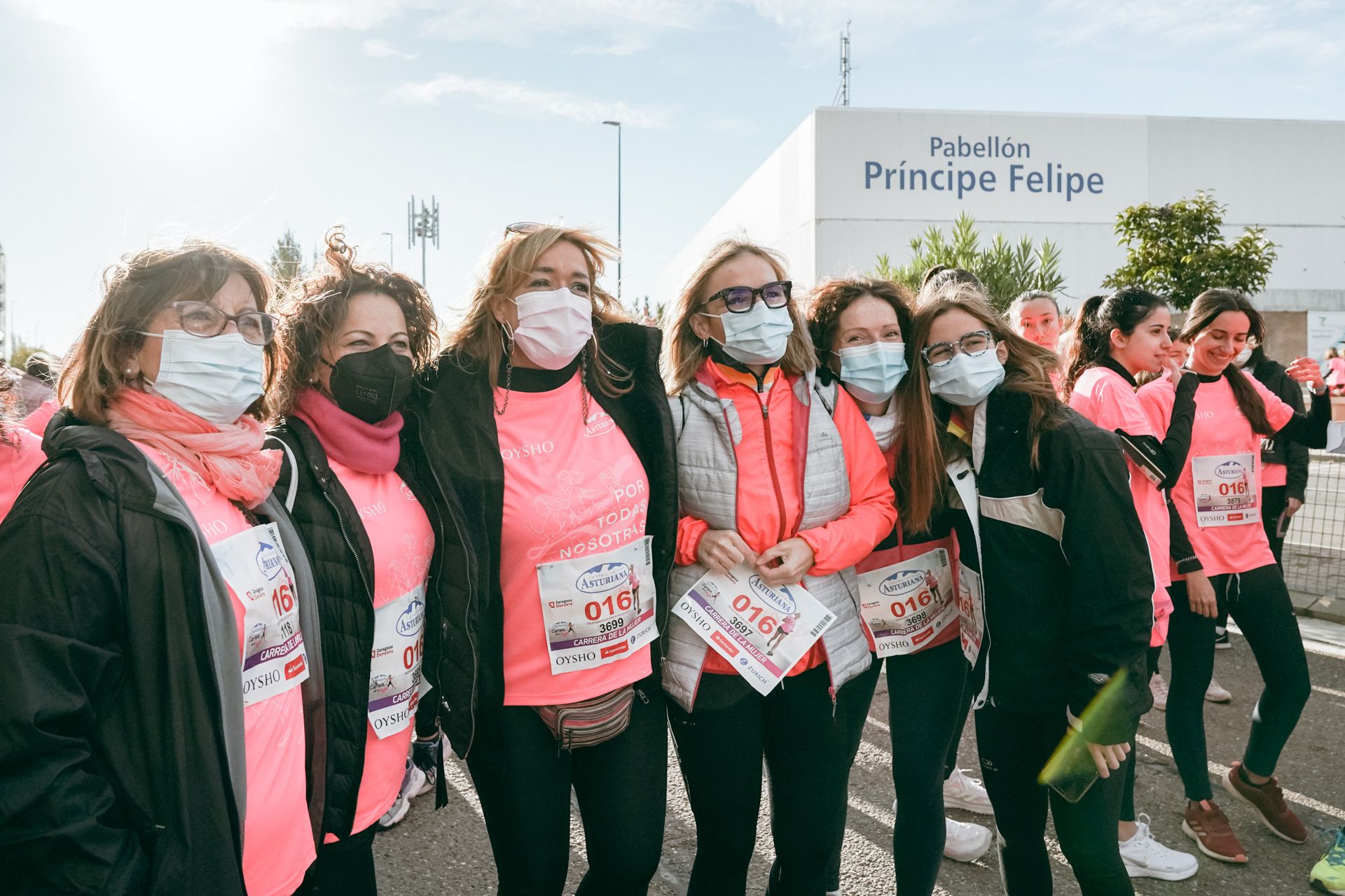 Las mejores fotos de la Carrera de la Mujer Central Lechera Asturiana Zaragoza 2021 (AMBIENTE DE SALIDA)