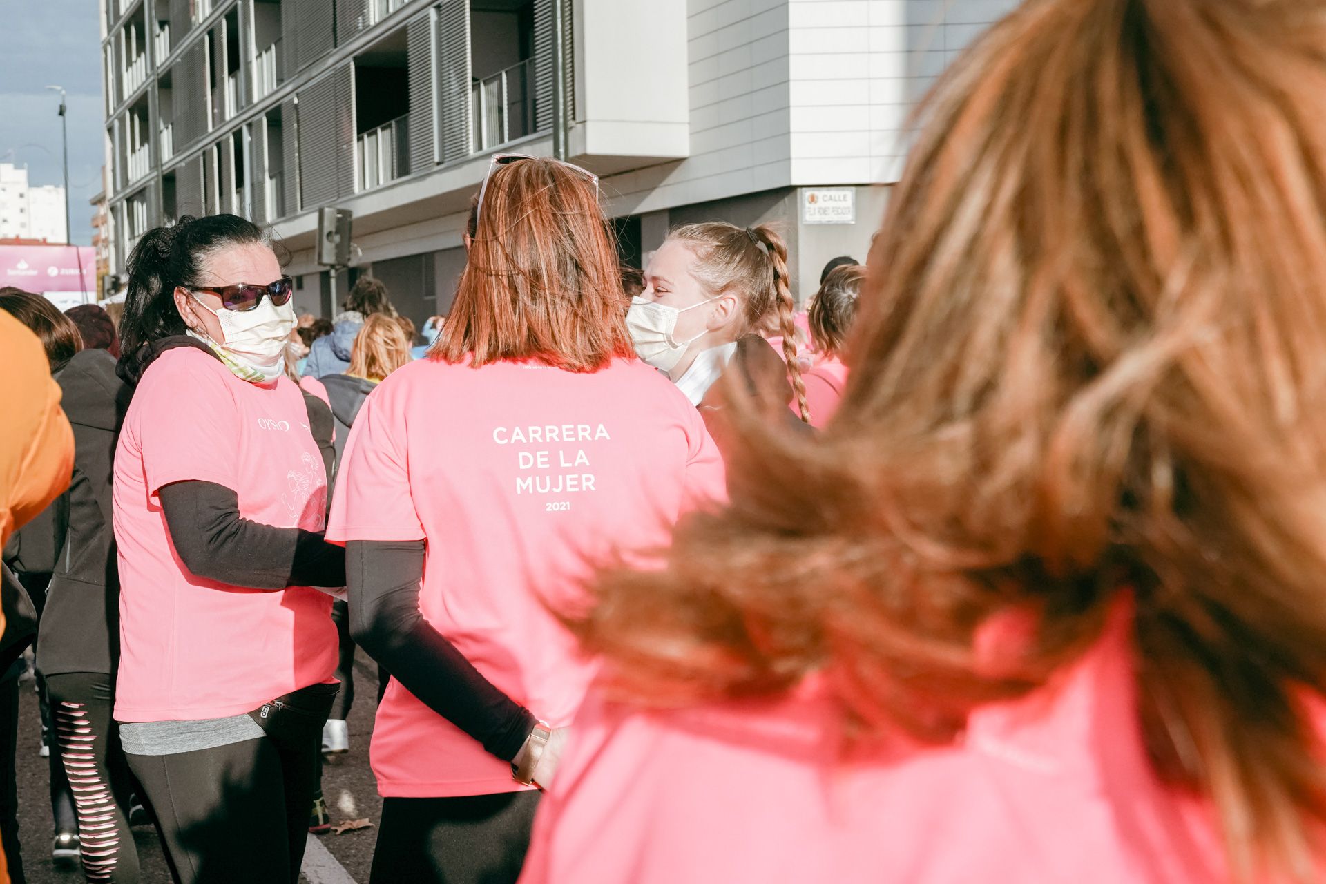 Las mejores fotos de la Carrera de la Mujer Central Lechera Asturiana Zaragoza 2021 (AMBIENTE DE SALIDA)