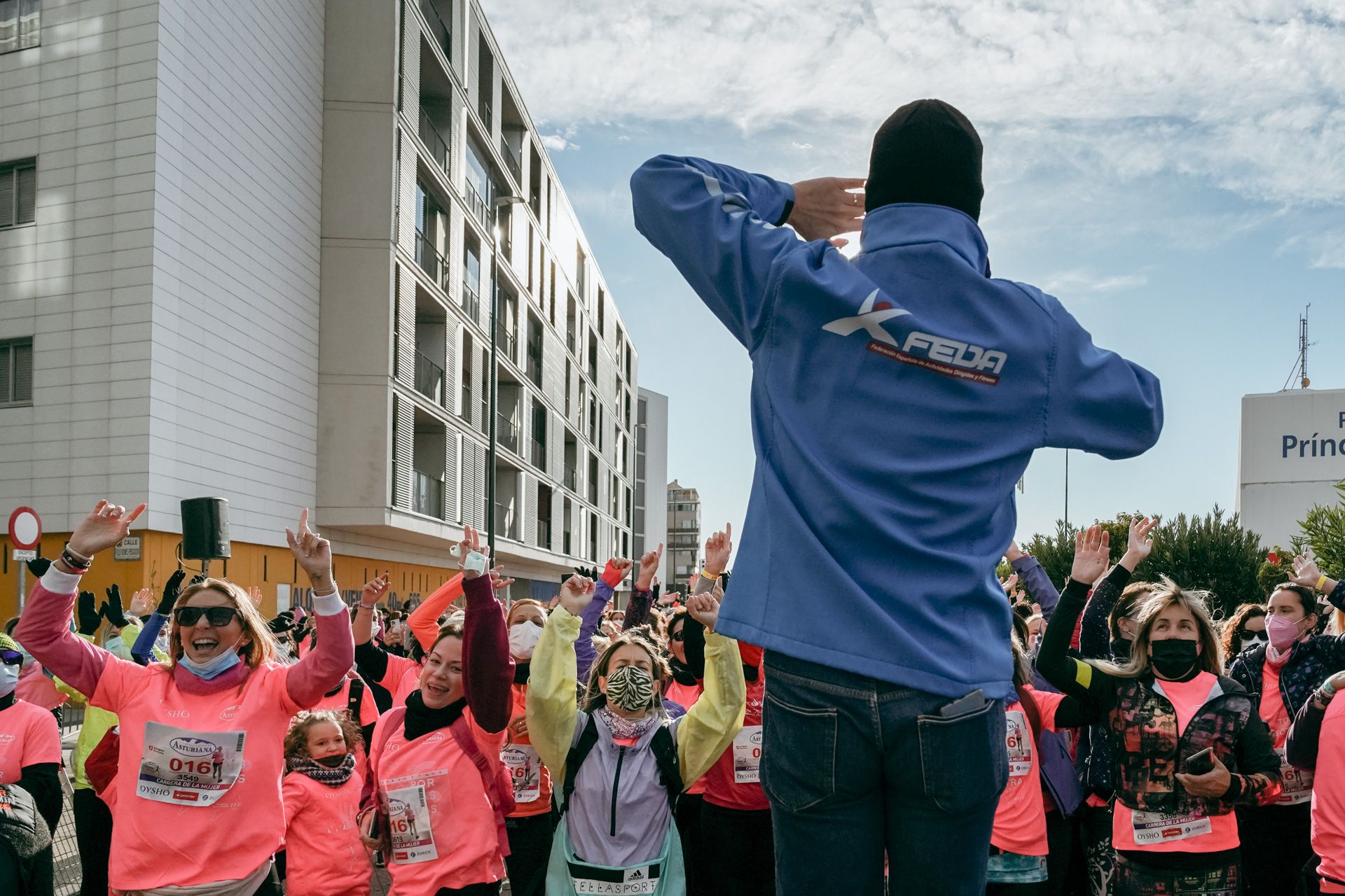 Las mejores fotos de la Carrera de la Mujer Central Lechera Asturiana Zaragoza 2021 (AMBIENTE DE SALIDA)