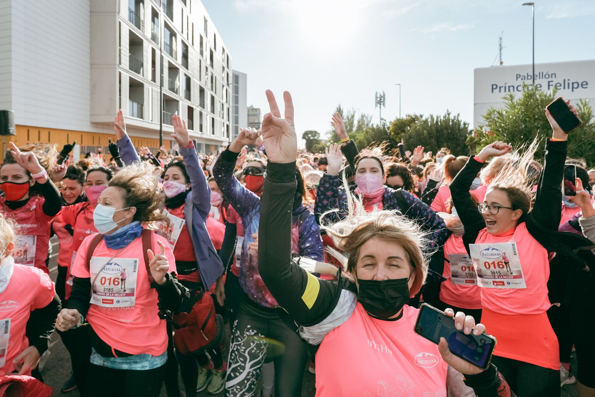 Las mejores fotos de la Carrera de la Mujer Central Lechera Asturiana Zaragoza 2021 (AMBIENTE DE SALIDA)