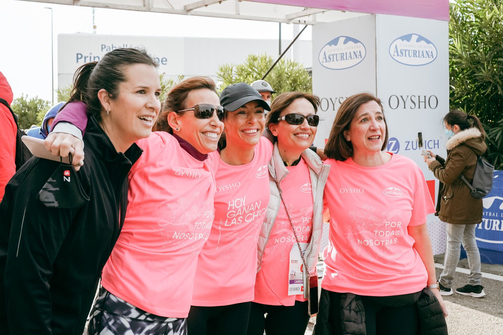 Las mejores fotos de la Carrera de la Mujer Central Lechera Asturiana Zaragoza 2021 (AMBIENTE DE SALIDA)