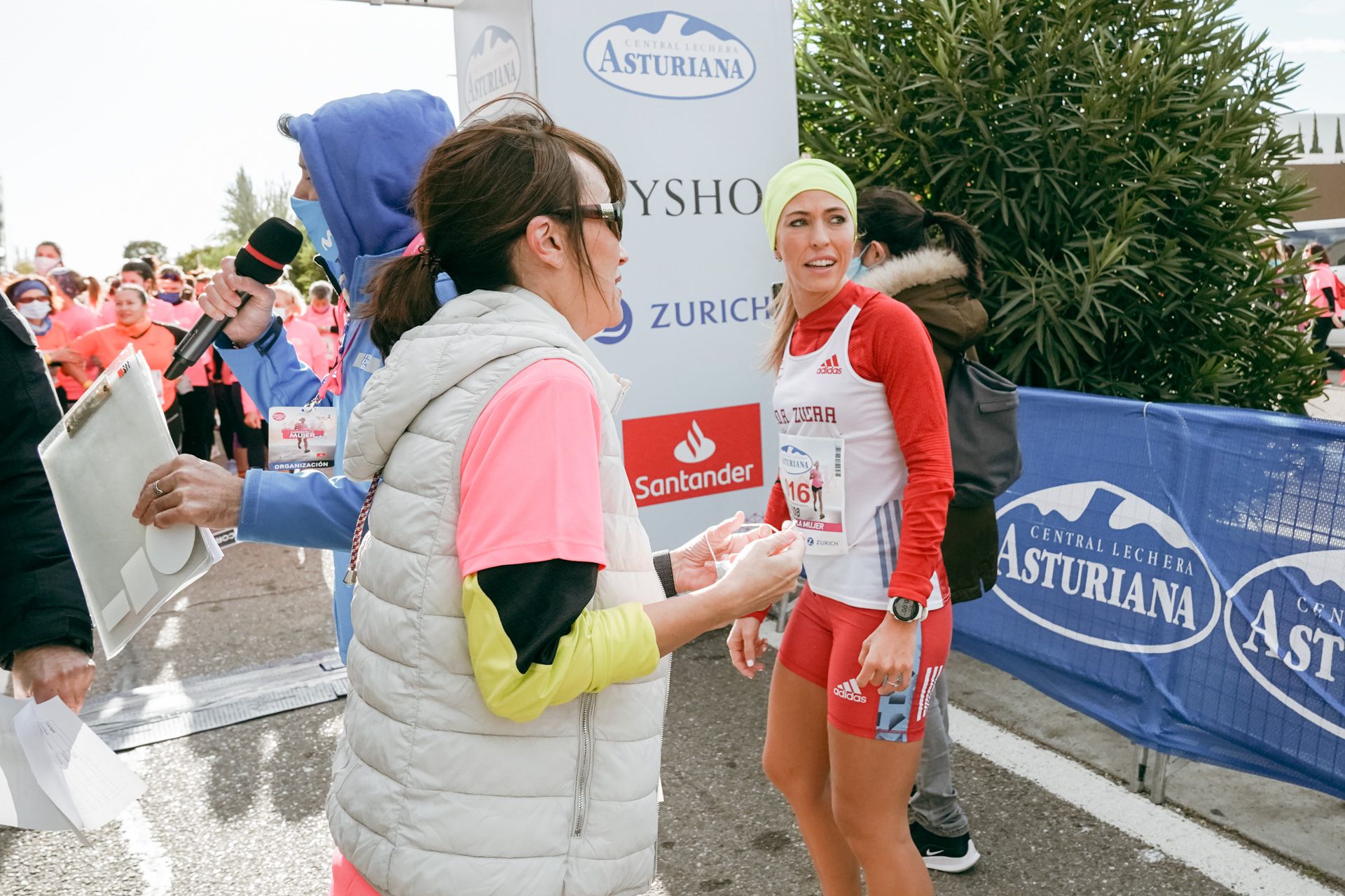 Las mejores fotos de la Carrera de la Mujer Central Lechera Asturiana Zaragoza 2021 (AMBIENTE DE SALIDA)