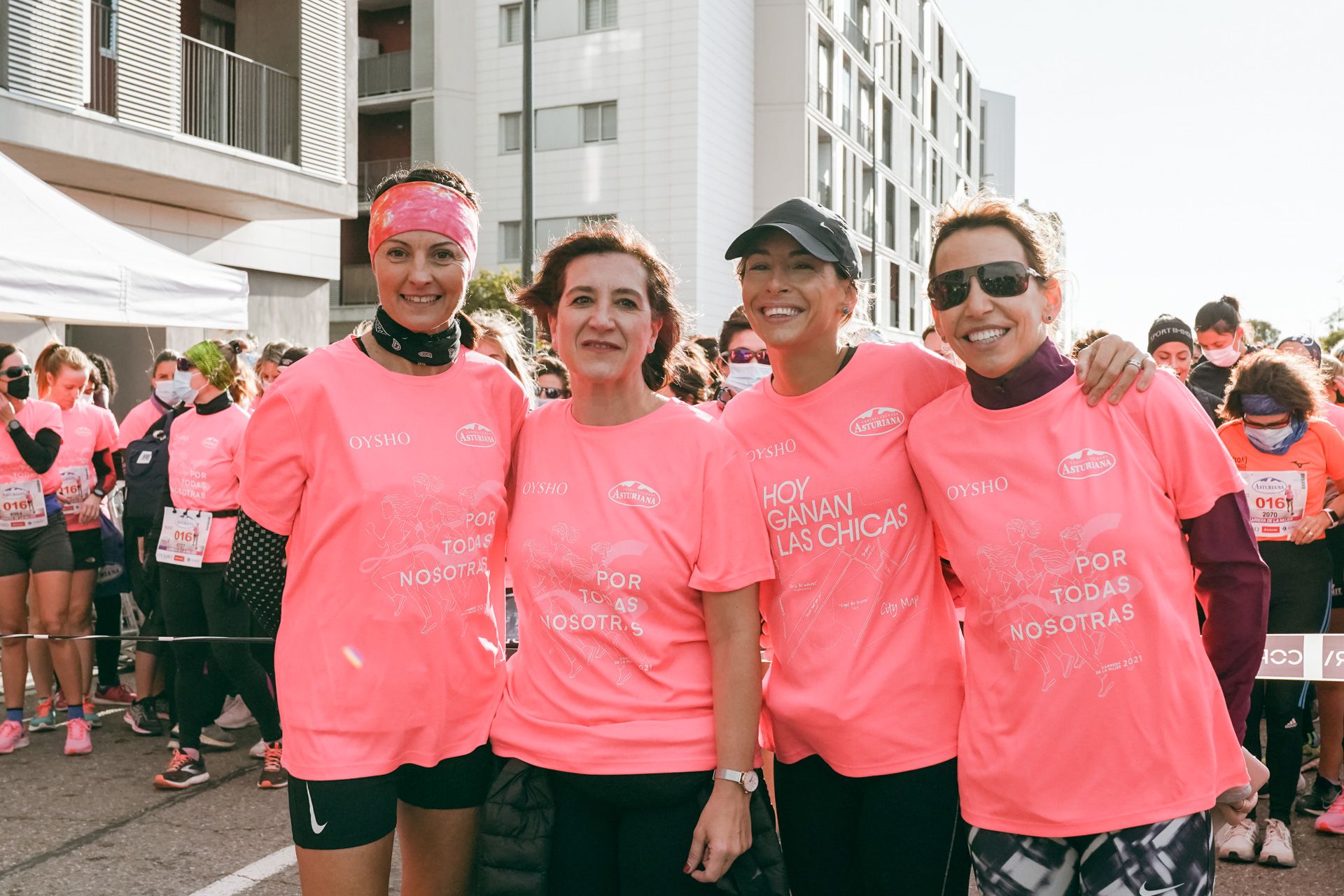 Las mejores fotos de la Carrera de la Mujer Central Lechera Asturiana Zaragoza 2021 (AMBIENTE DE SALIDA)