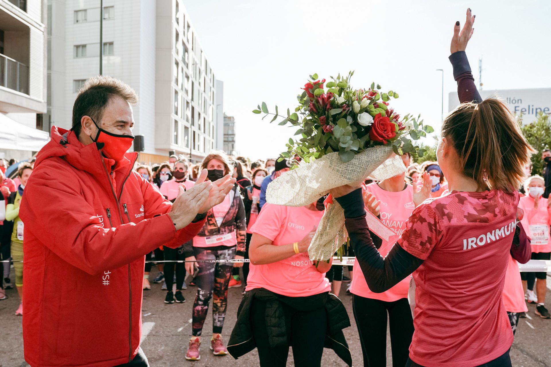 Las mejores fotos de la Carrera de la Mujer Central Lechera Asturiana Zaragoza 2021 (HOMENAJES EN LA SALIDA)