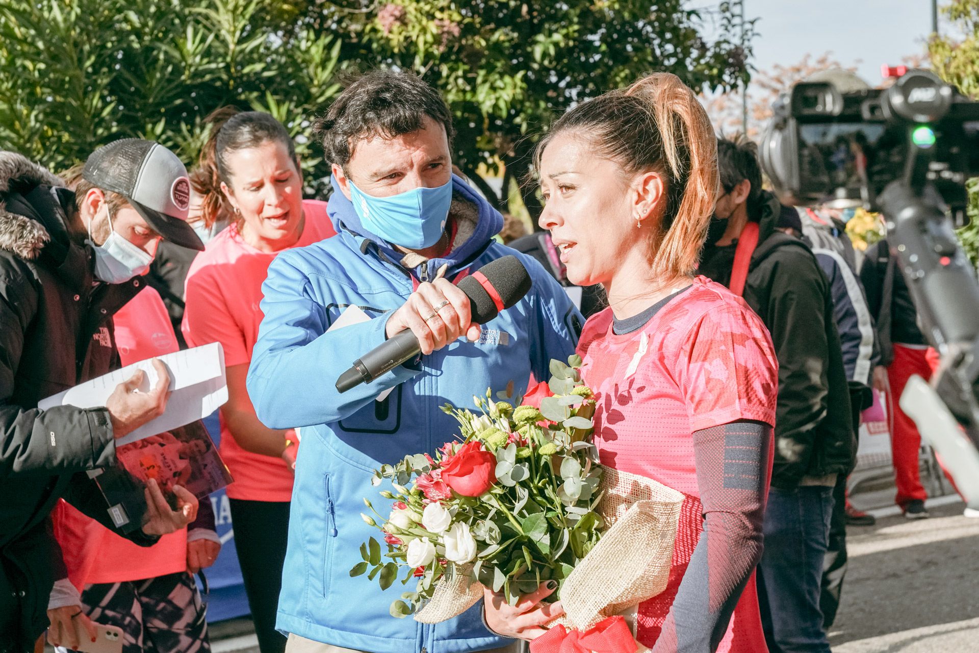 Las mejores fotos de la Carrera de la Mujer Central Lechera Asturiana Zaragoza 2021 (HOMENAJES EN LA SALIDA)