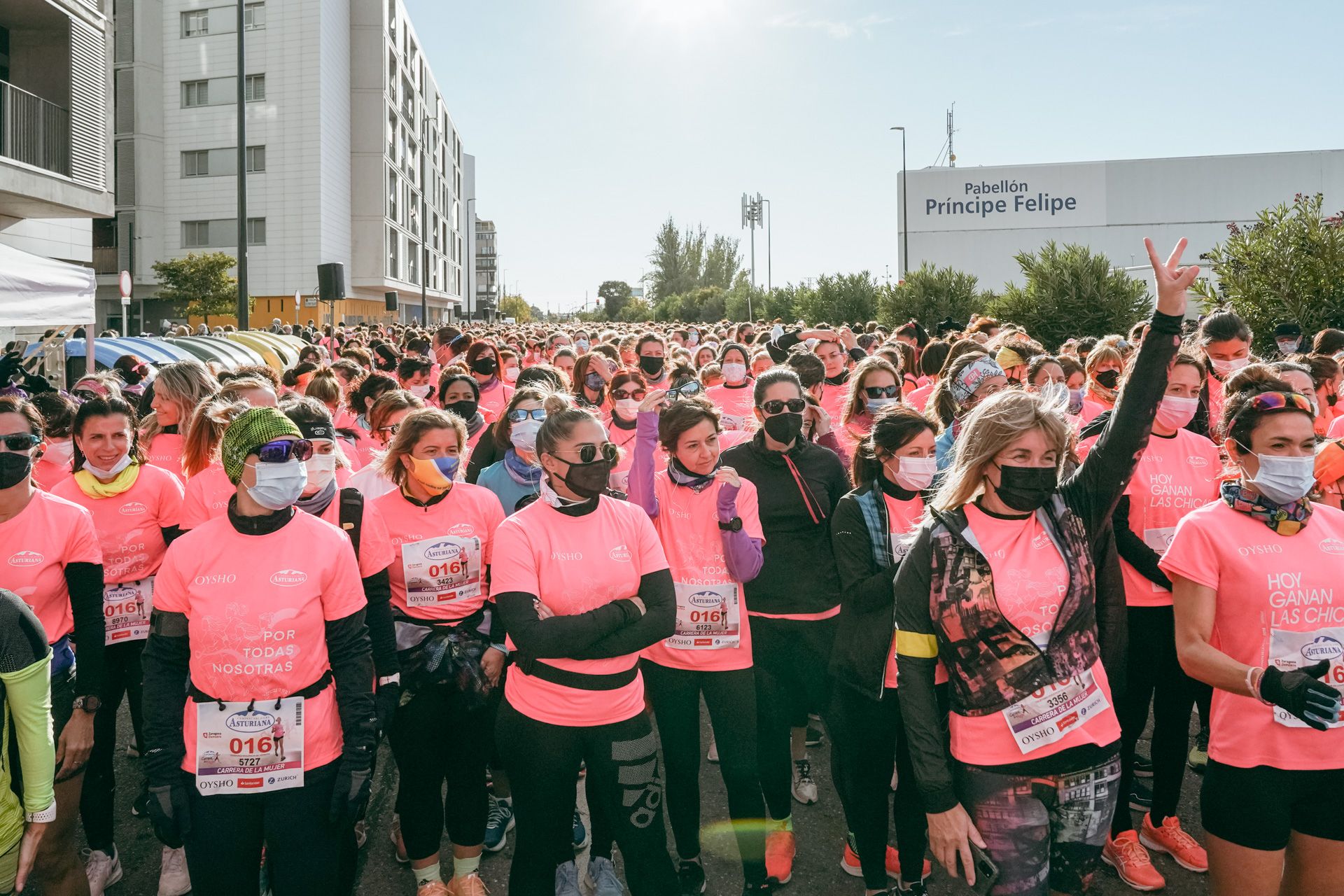 Las mejores fotos de la Carrera de la Mujer Central Lechera Asturiana Zaragoza 2021 (HOMENAJES EN LA SALIDA)