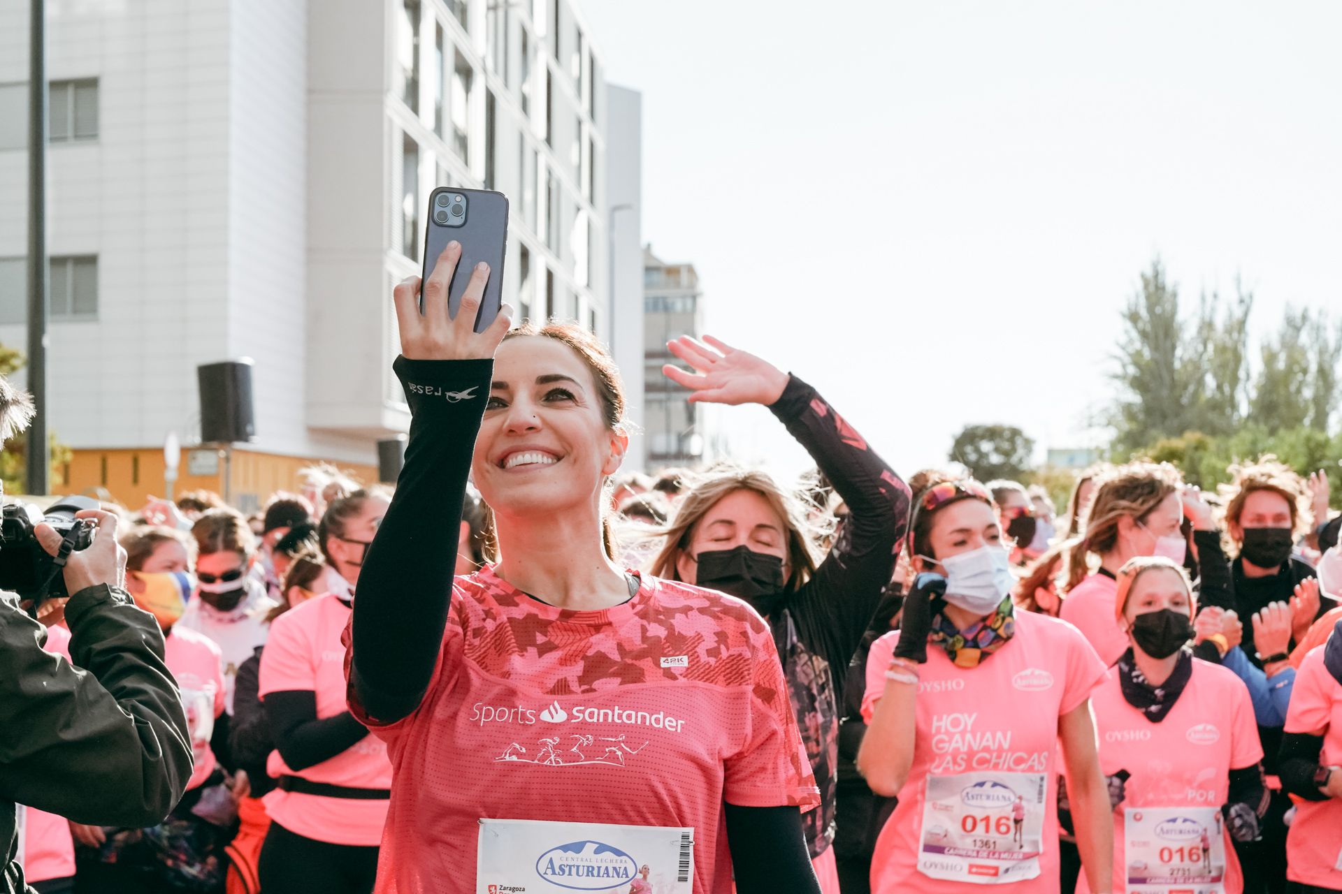 Las mejores fotos de la Carrera de la Mujer Central Lechera Asturiana Zaragoza 2021 (HOMENAJES EN LA SALIDA)