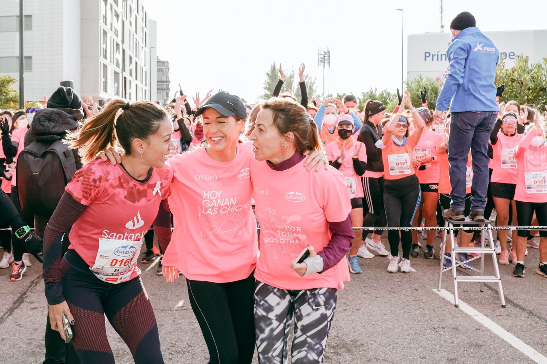 Las mejores fotos de la Carrera de la Mujer Central Lechera Asturiana Zaragoza 2021 (HOMENAJES EN LA SALIDA)