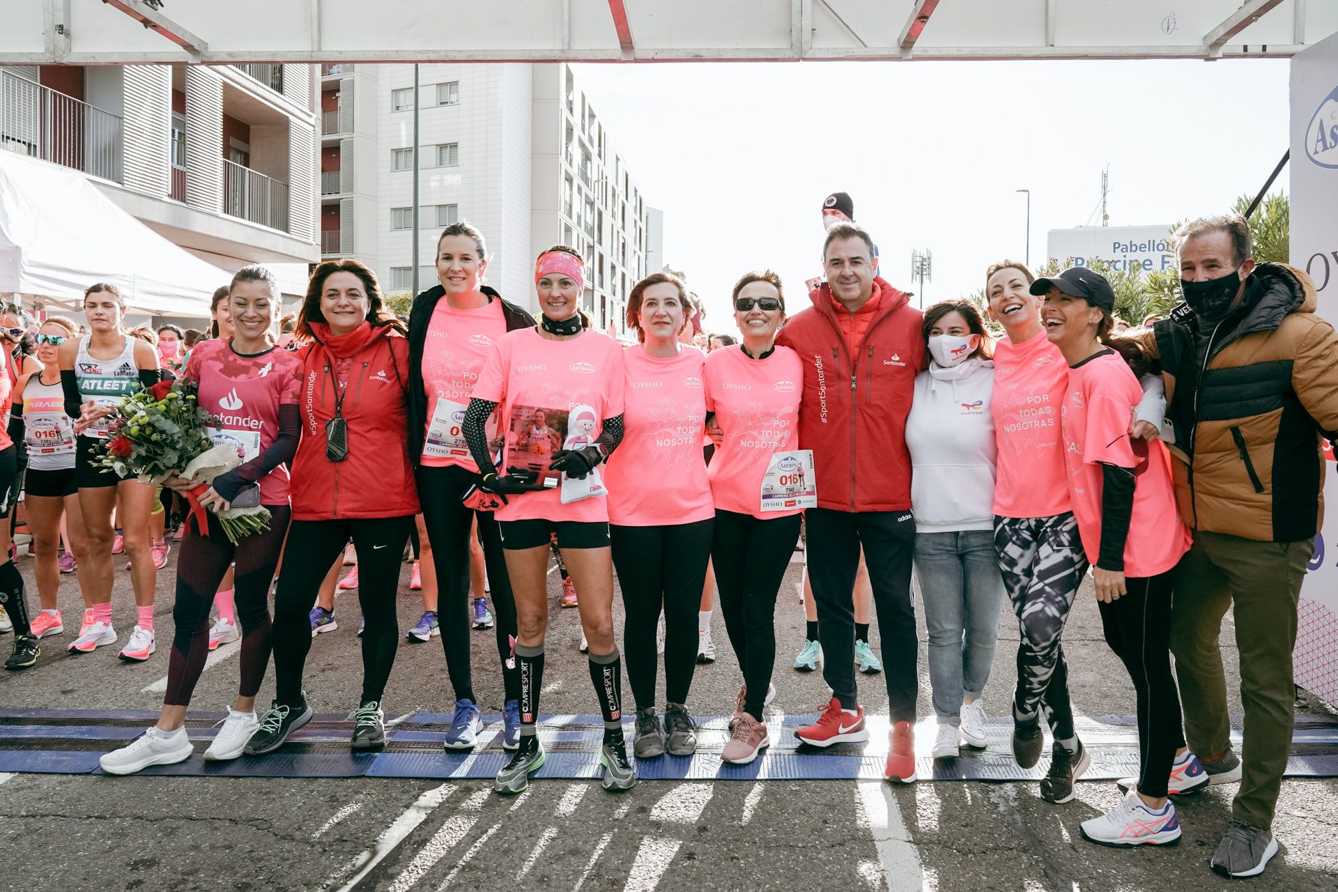Las mejores fotos de la Carrera de la Mujer Central Lechera Asturiana Zaragoza 2021 (HOMENAJES EN LA SALIDA)