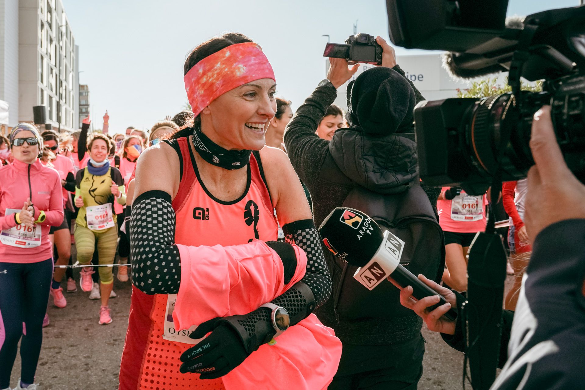 Las mejores fotos de la Carrera de la Mujer Central Lechera Asturiana Zaragoza 2021 (HOMENAJES EN LA SALIDA)