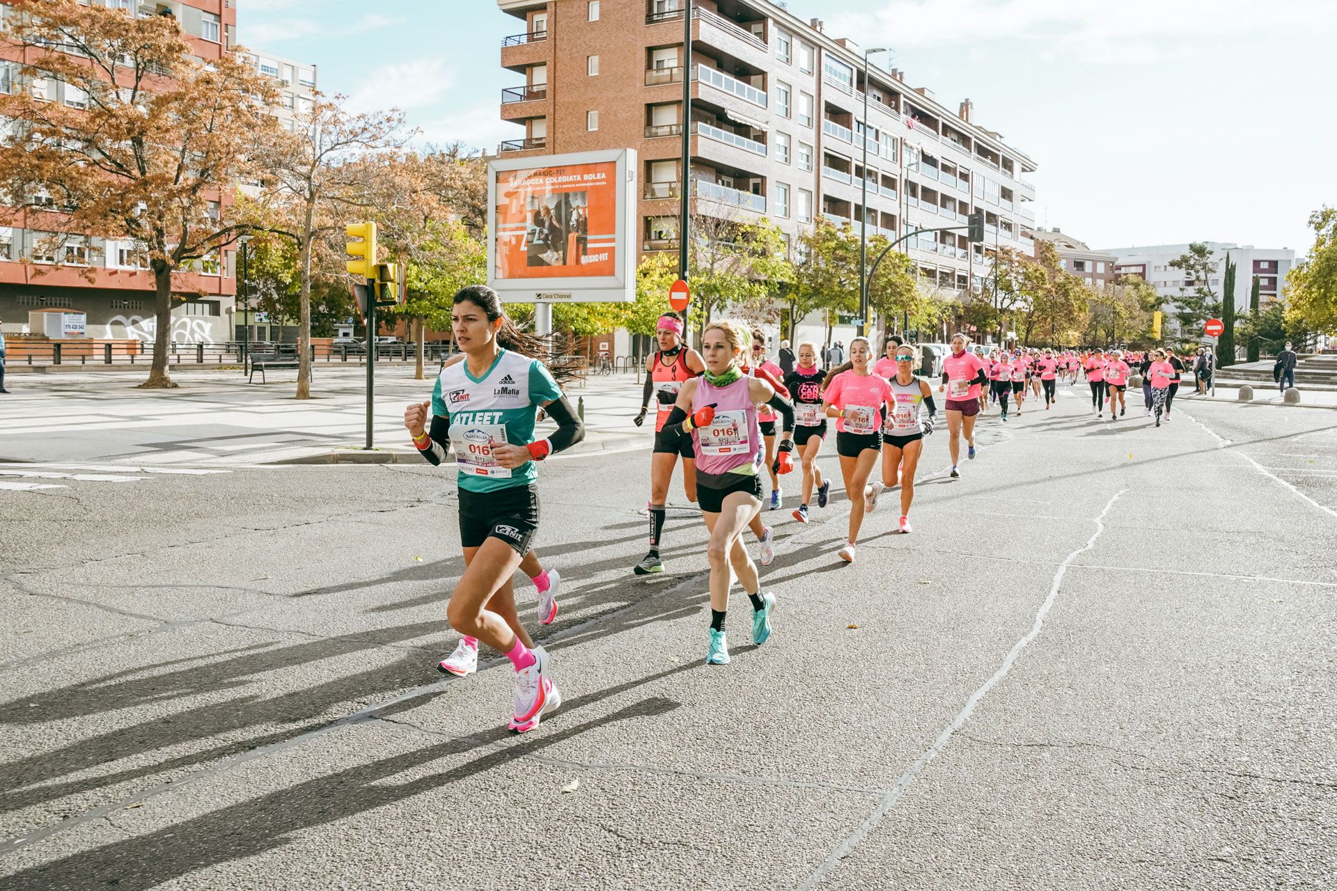 Las mejores fotos de la Carrera de la Mujer Central Lechera Asturiana Zaragoza 2021 (SALIDA)