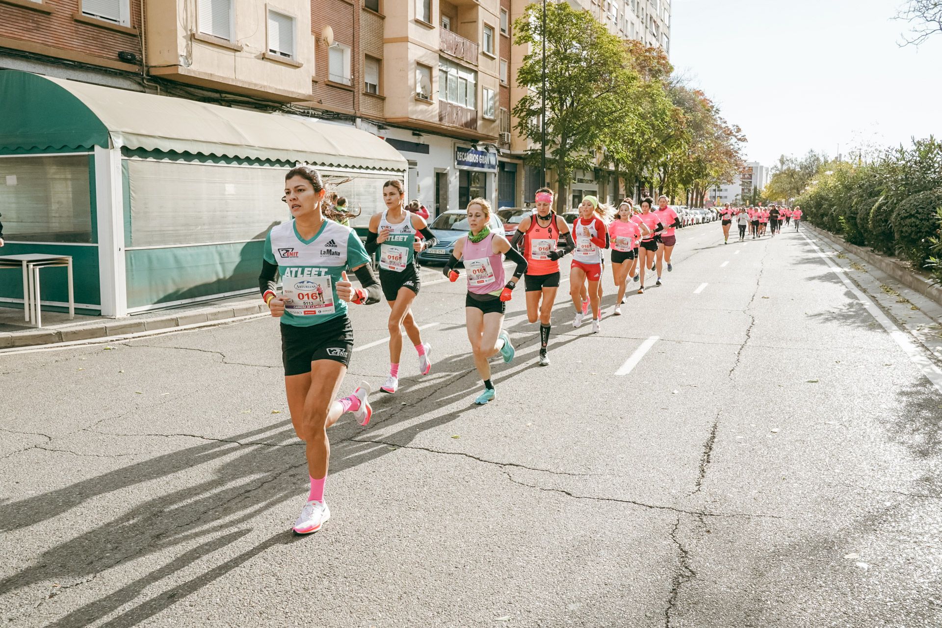 Las mejores fotos de la Carrera de la Mujer Central Lechera Asturiana Zaragoza 2021 (SALIDA)