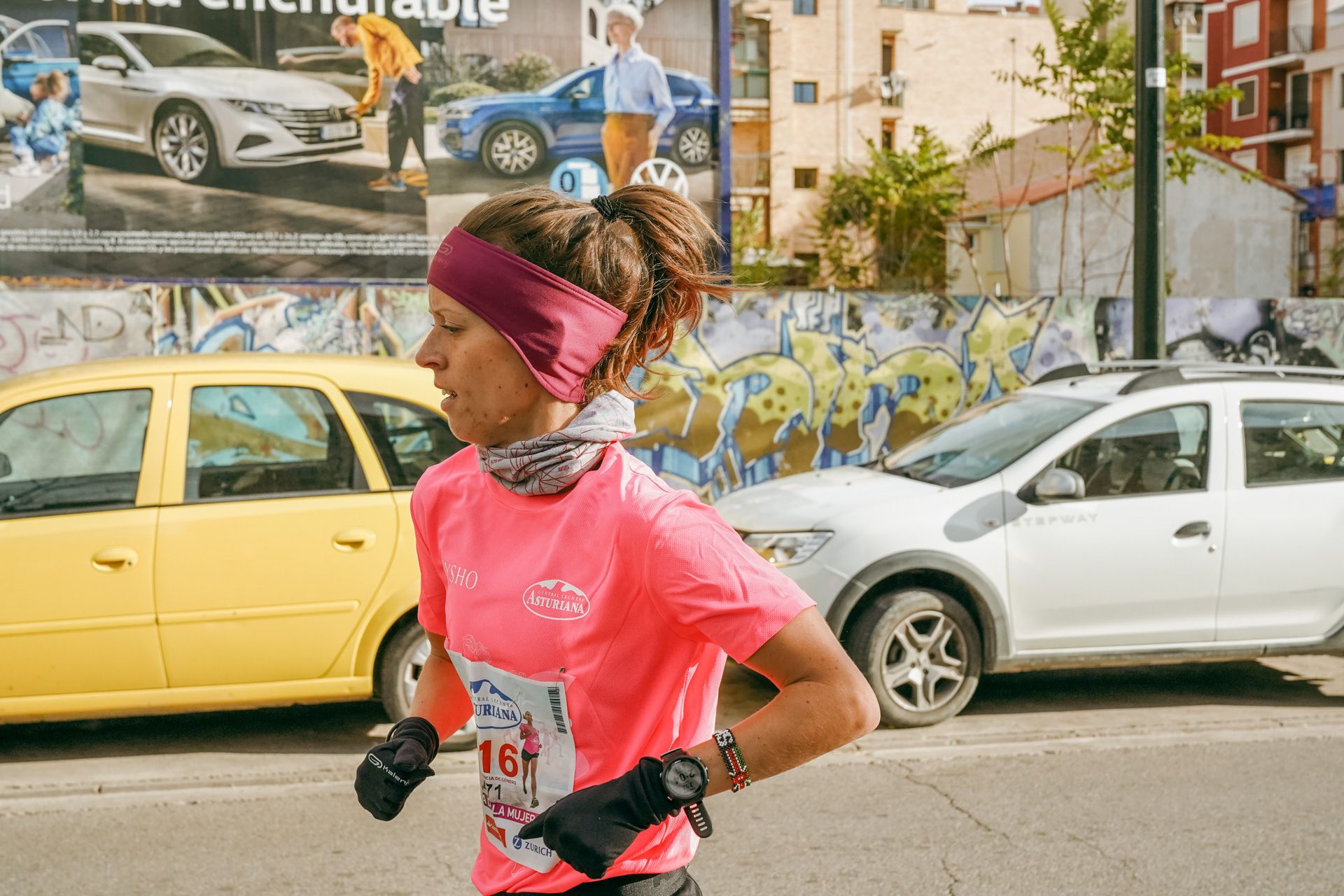 Las mejores fotos de la Carrera de la Mujer Central Lechera Asturiana Zaragoza 2021 (SALIDA)