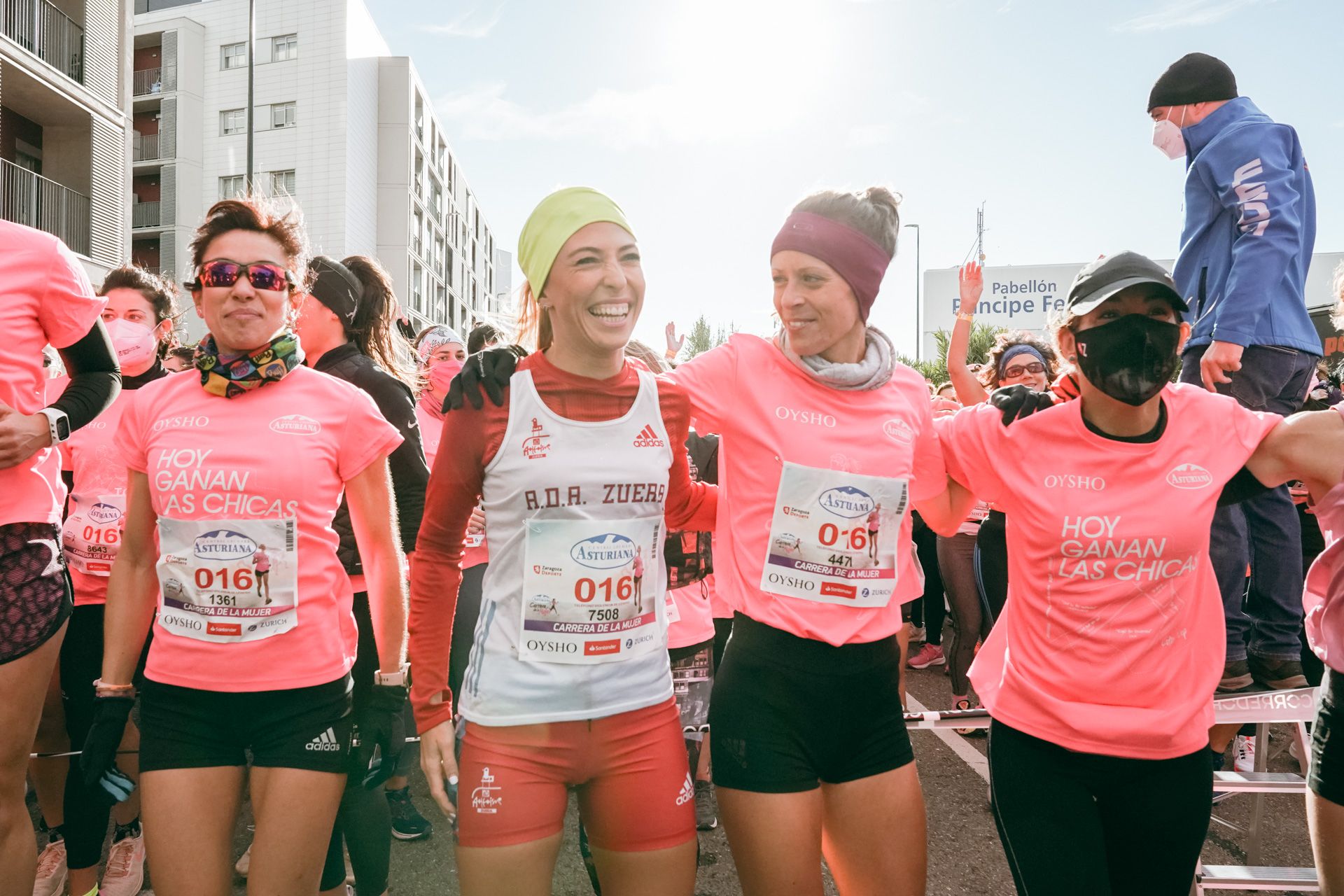 Las mejores fotos de la Carrera de la Mujer Central Lechera Asturiana Zaragoza 2021 (SALIDA)