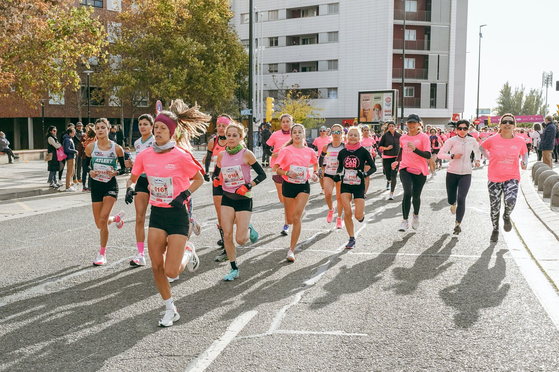 Las mejores fotos de la Carrera de la Mujer Central Lechera Asturiana Zaragoza 2021 (SALIDA)