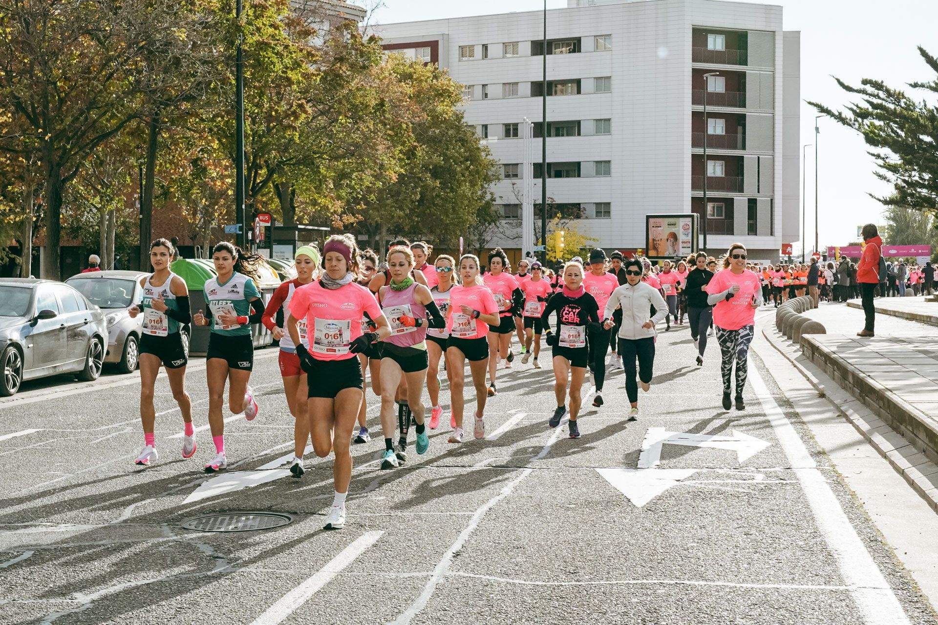 Las mejores fotos de la Carrera de la Mujer Central Lechera Asturiana Zaragoza 2021 (SALIDA)