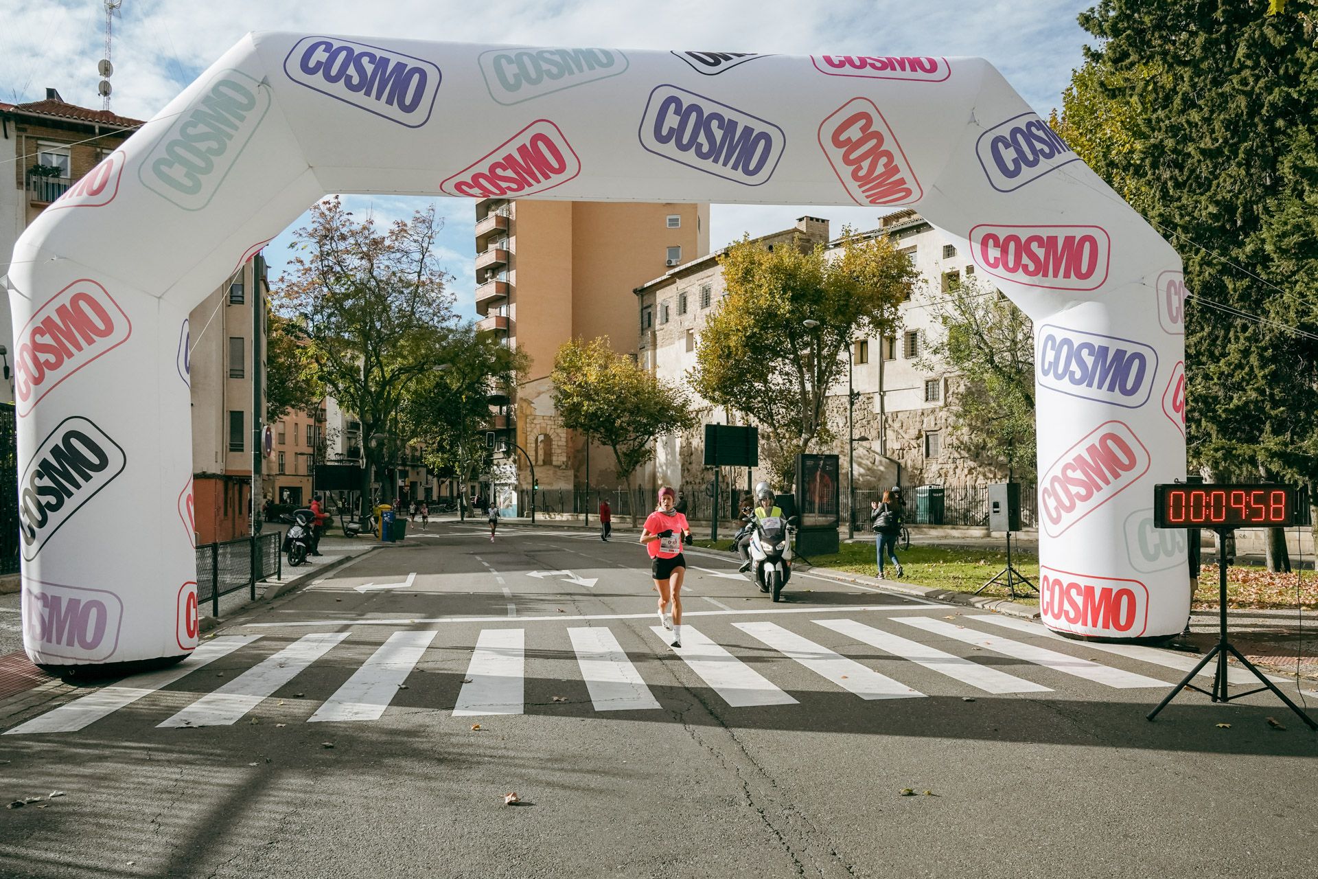 Las mejores fotos de la Carrera de la Mujer Central Lechera Asturiana Zaragoza 2021 (CARRERA)