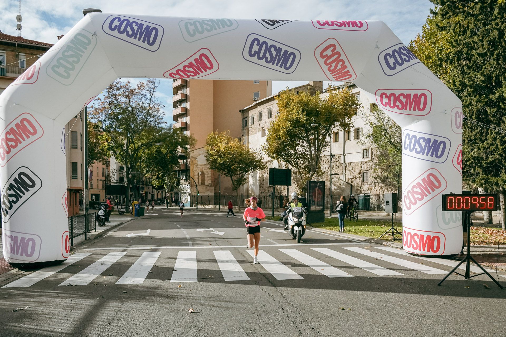 Las mejores fotos de la Carrera de la Mujer Central Lechera Asturiana Zaragoza 2021 (CARRERA)