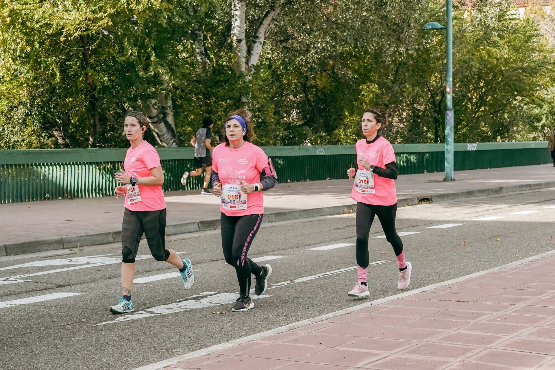 Las mejores fotos de la Carrera de la Mujer Central Lechera Asturiana Zaragoza 2021 (CARRERA)